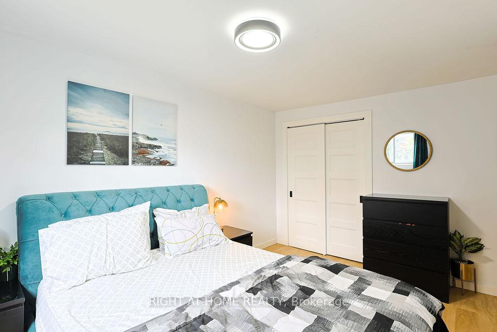 Photo 25 of 208 Admiral Drive, London, East I — HOMEH