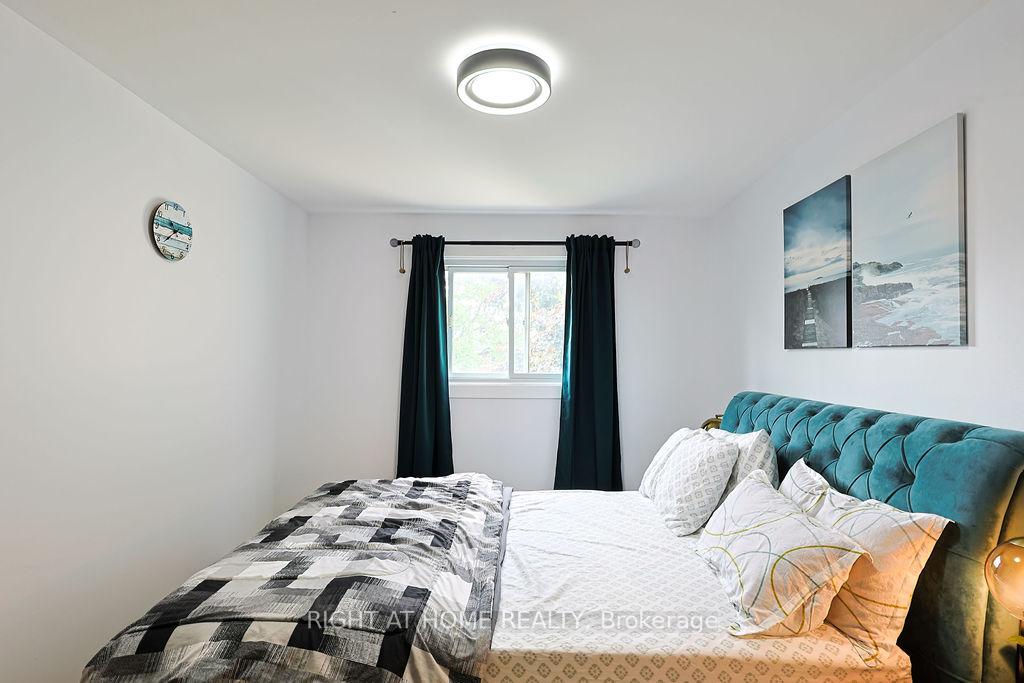 Photo 26 of 208 Admiral Drive, London, East I — HOMEH