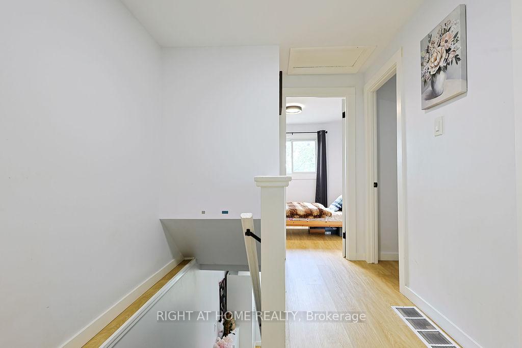 Photo 29 of 208 Admiral Drive, London, East I — HOMEH