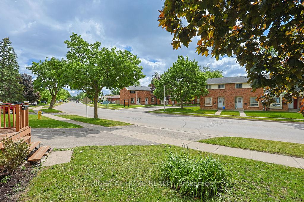 Photo 35 of 208 Admiral Drive, London, East I — HOMEH