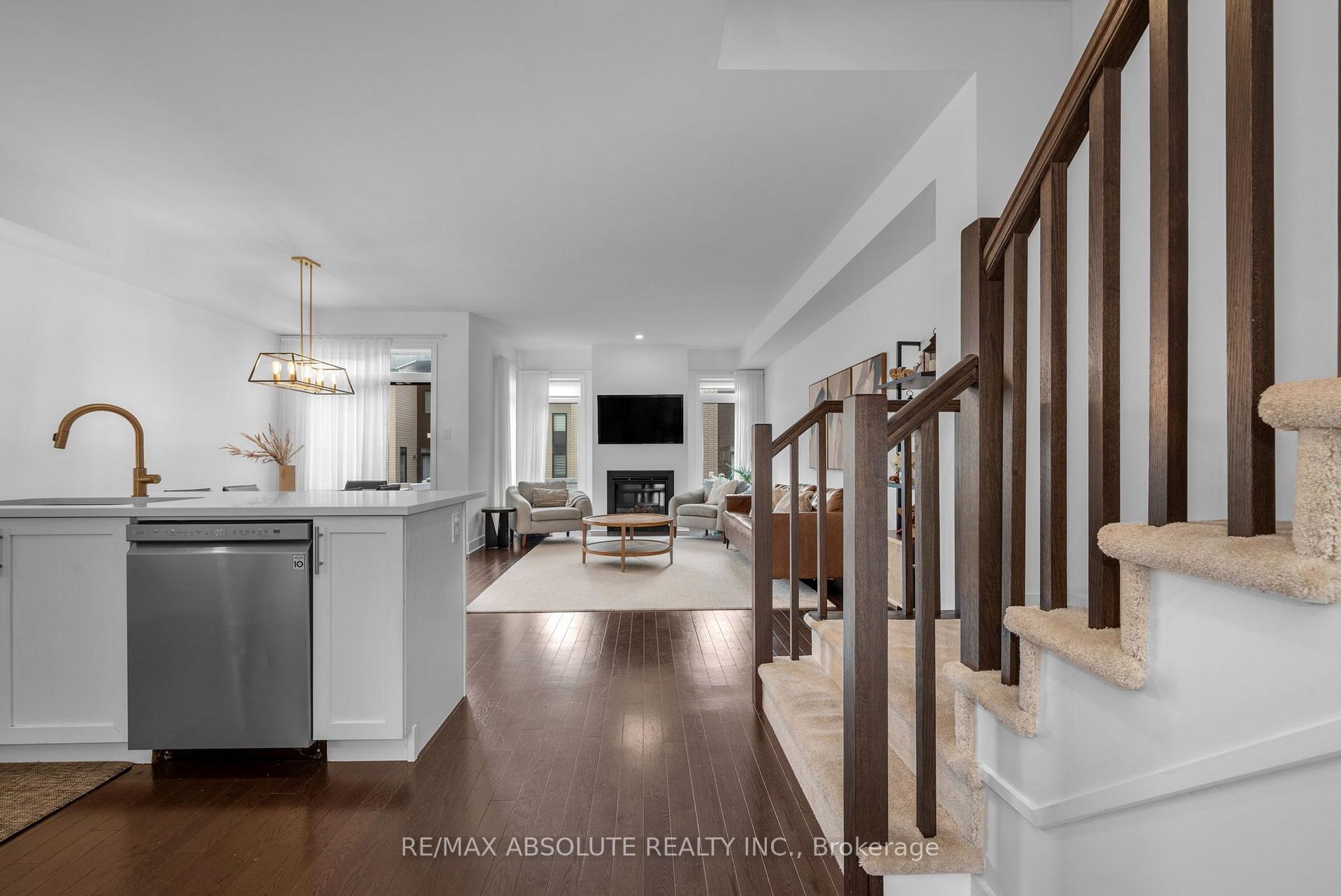 Photo 12 of 826 Chipping Circle, Ottawa, Riverside South/Gloucester Glen — HOMEH