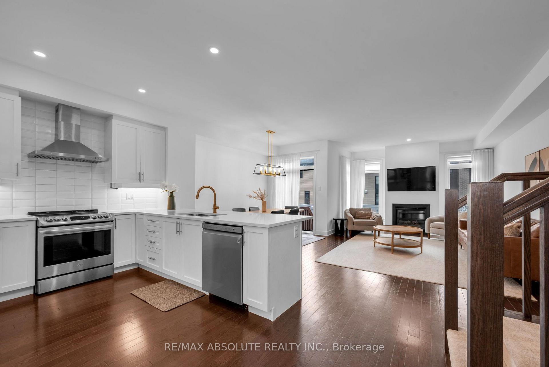 Photo 13 of 826 Chipping Circle, Ottawa, Riverside South/Gloucester Glen — HOMEH