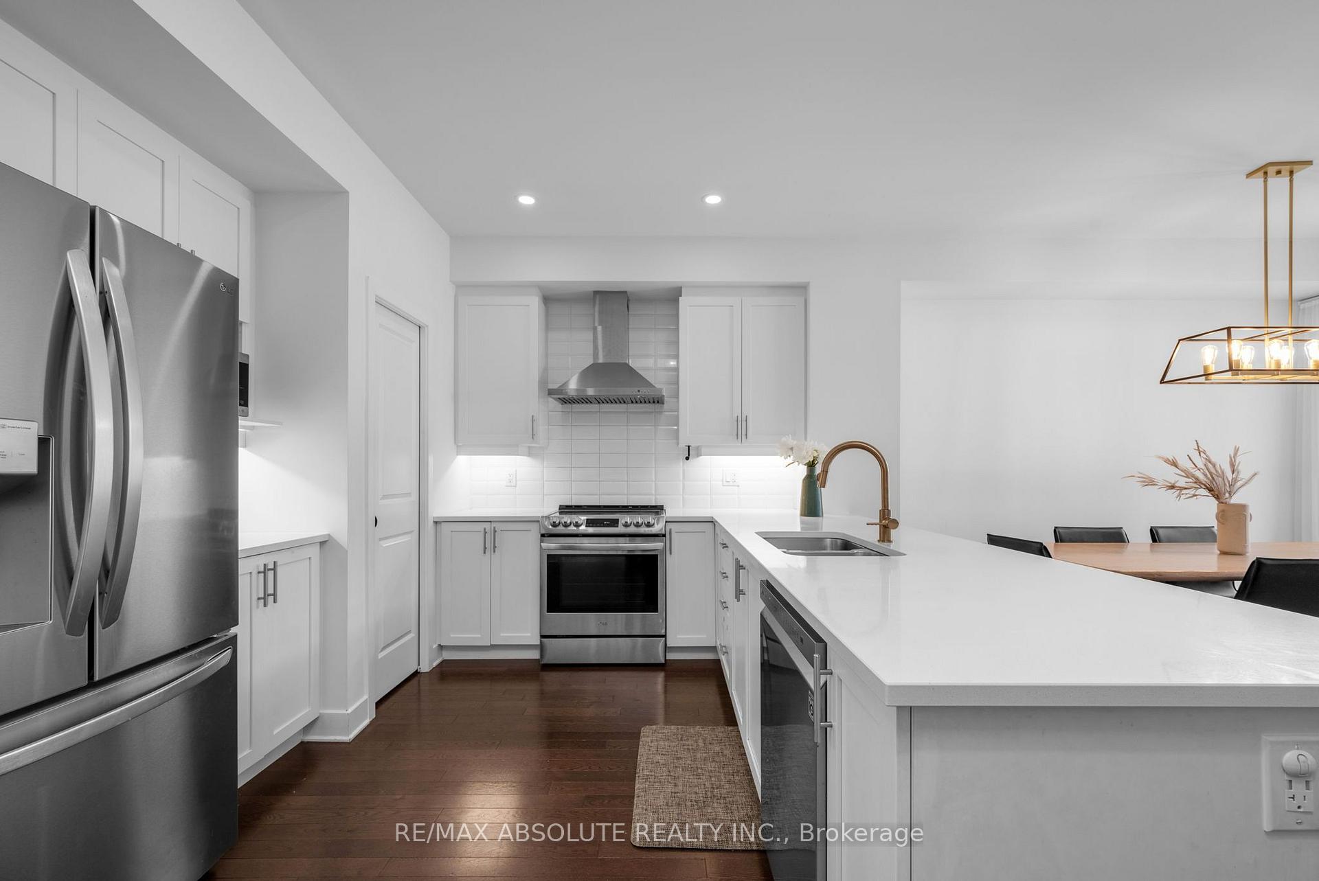 Photo 14 of 826 Chipping Circle, Ottawa, Riverside South/Gloucester Glen — HOMEH