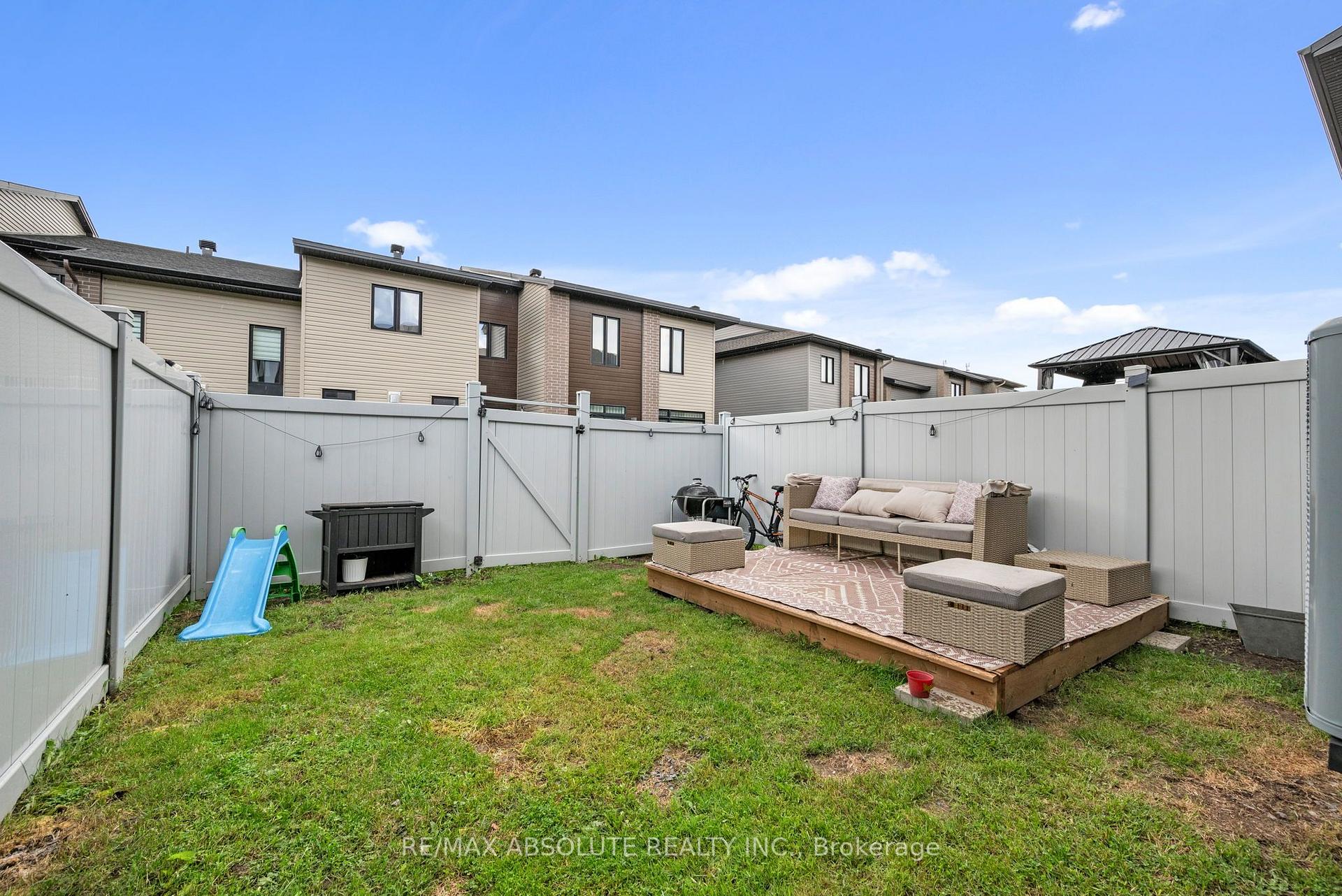 Photo 40 of 826 Chipping Circle, Ottawa, Riverside South/Gloucester Glen — HOMEH