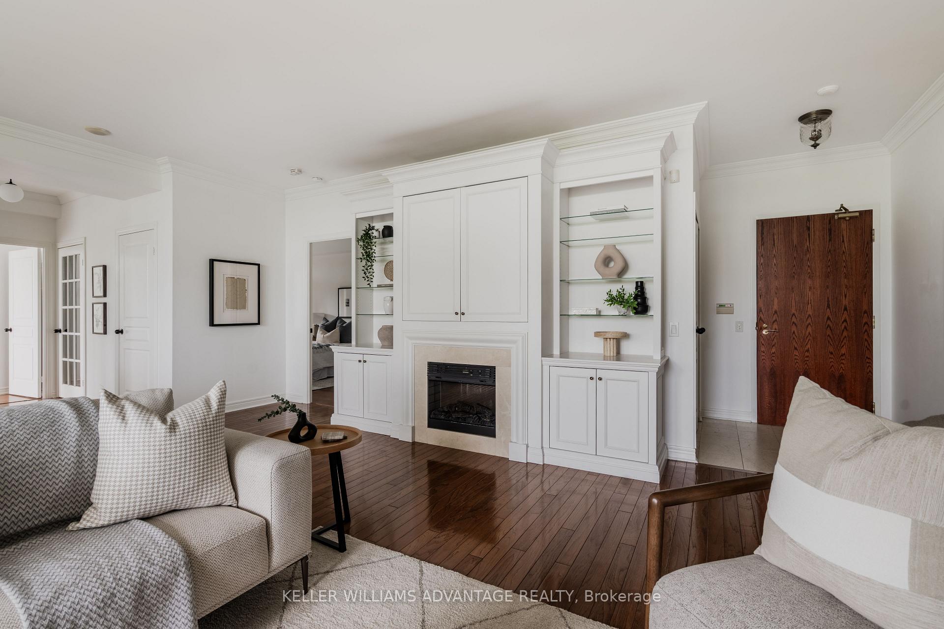 Photo 5 of Unit 321, 9 Boardwalk Drive, Toronto, The Beaches — HOMEH