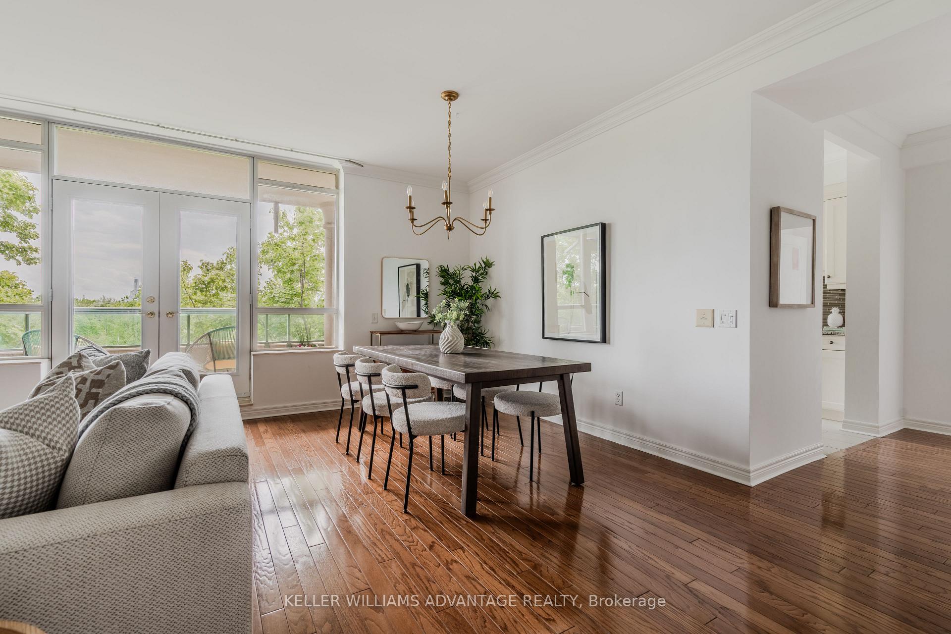 Photo 7 of Unit 321, 9 Boardwalk Drive, Toronto, The Beaches — HOMEH