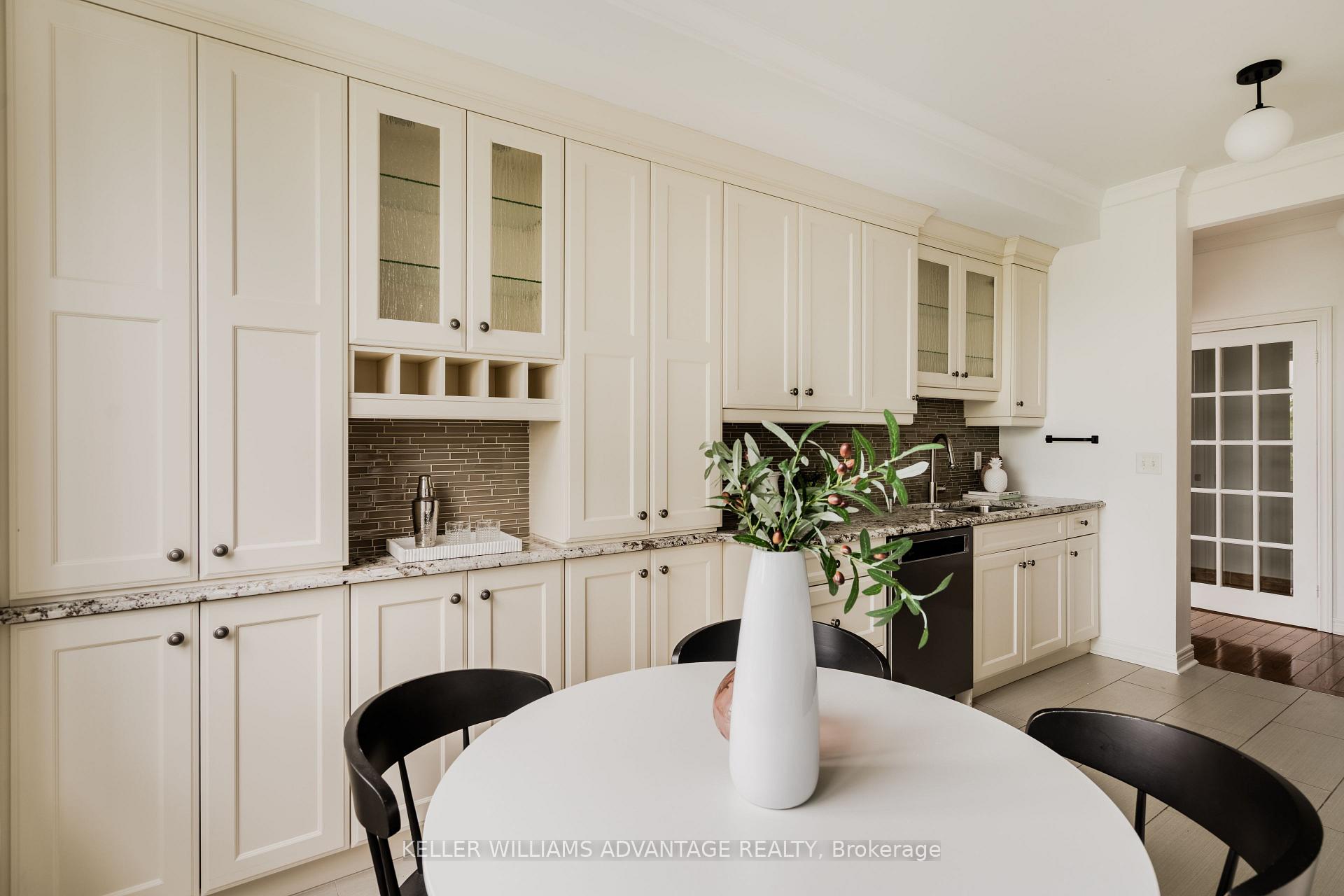 Photo 11 of Unit 321, 9 Boardwalk Drive, Toronto, The Beaches — HOMEH