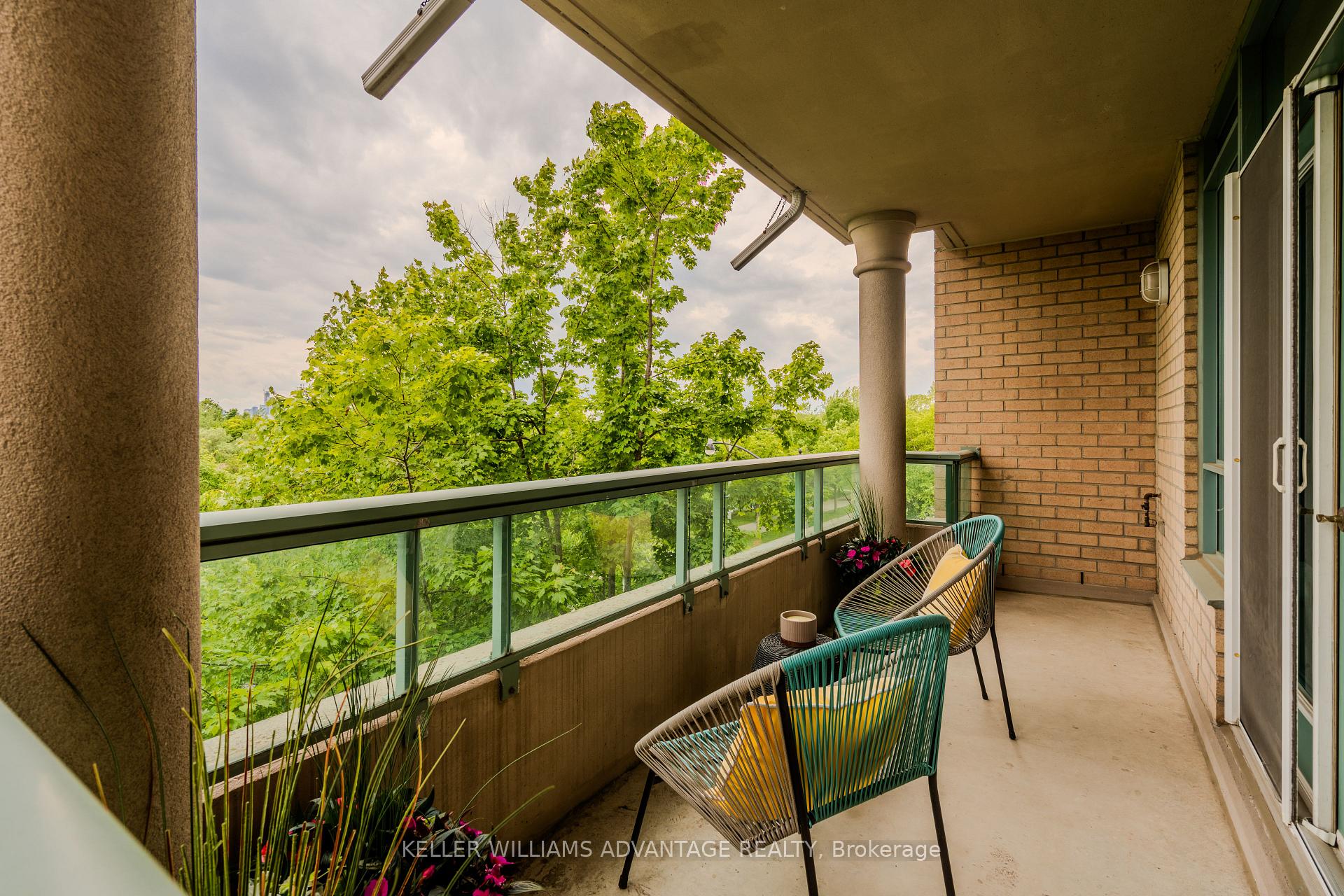 Photo 23 of Unit 321, 9 Boardwalk Drive, Toronto, The Beaches — HOMEH