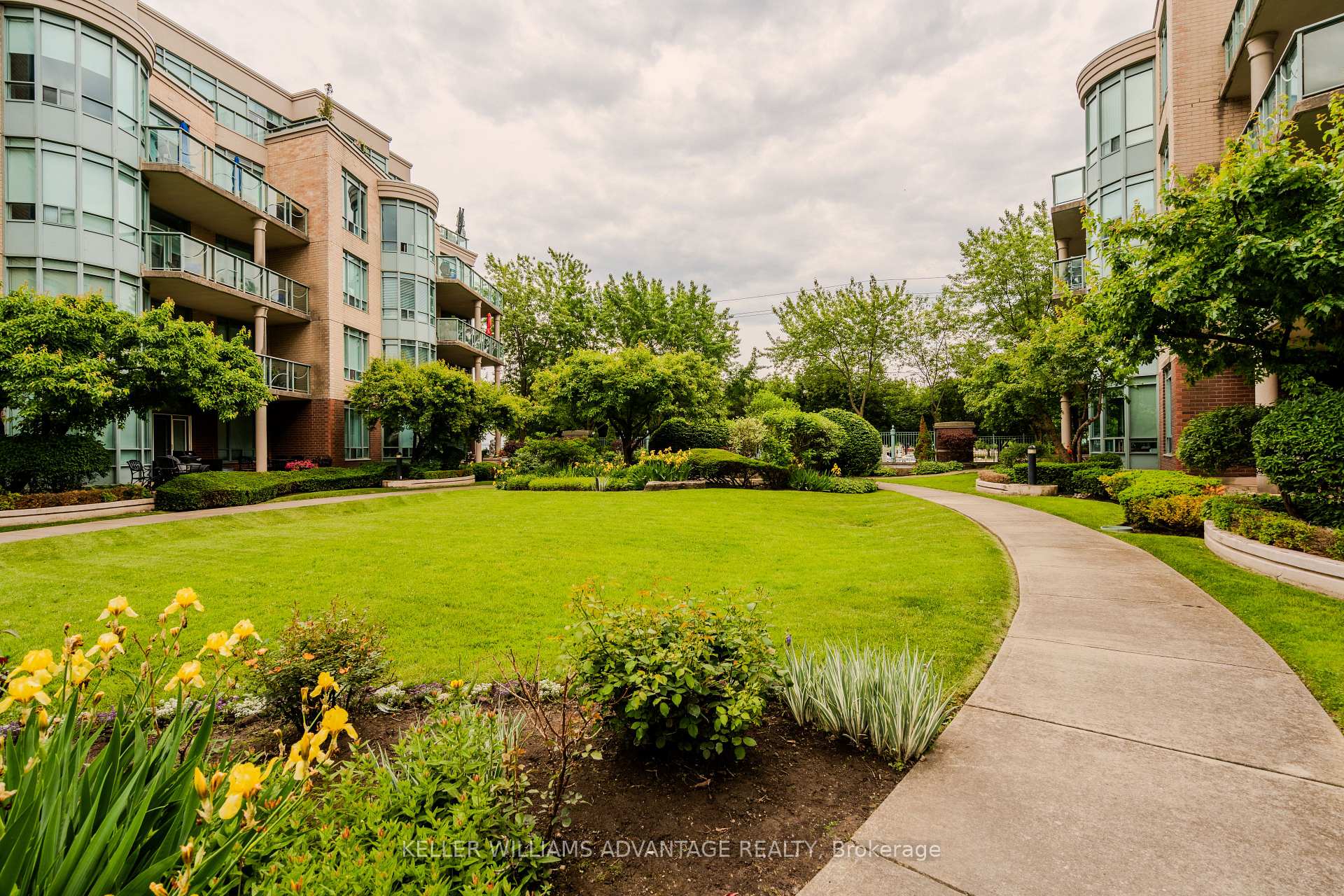 Photo 27 of Unit 321, 9 Boardwalk Drive, Toronto, The Beaches — HOMEH