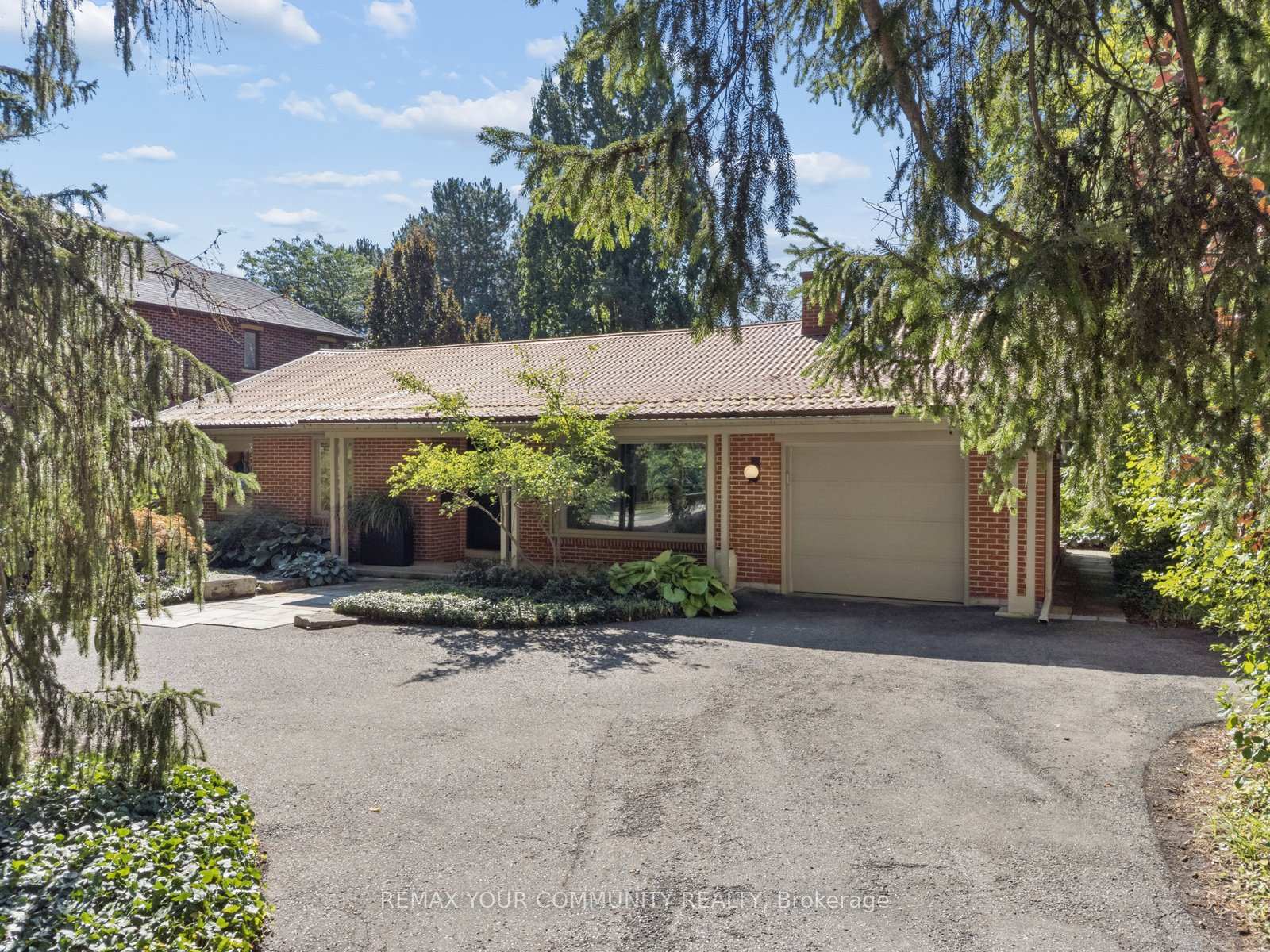 Photo 4 of 238 Mill Street, Richmond Hill, Mill Pond — HOMEH