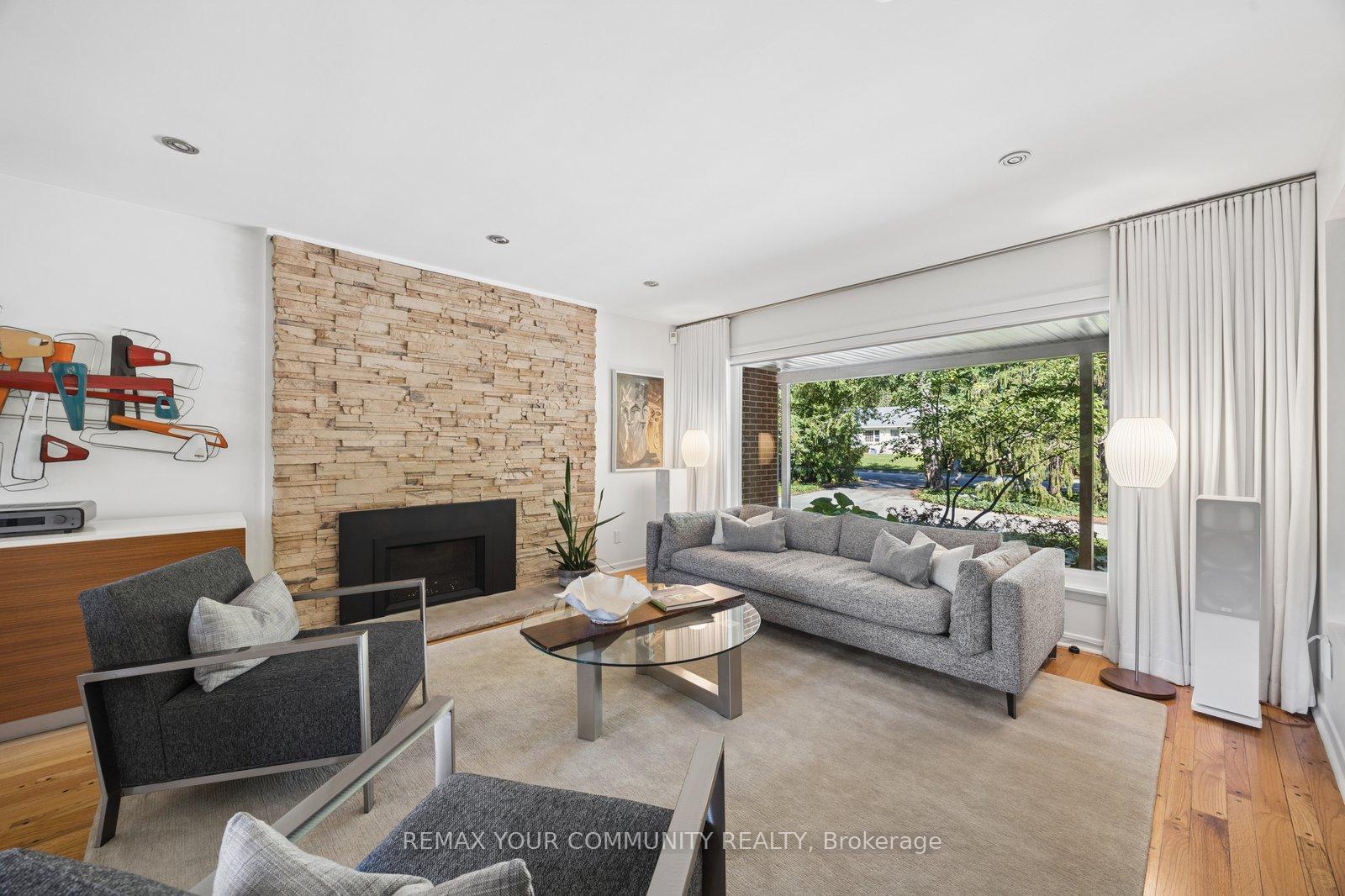 Photo 7 of 238 Mill Street, Richmond Hill, Mill Pond — HOMEH