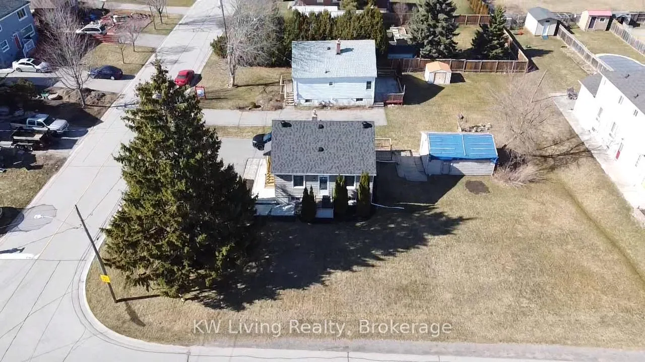 Photo 2 of 601 Perry Street, Whitby, Downtown Whitby — HOMEH