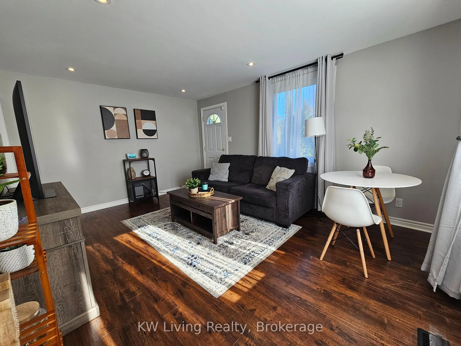Photo 5 of 601 Perry Street, Whitby, Downtown Whitby — HOMEH