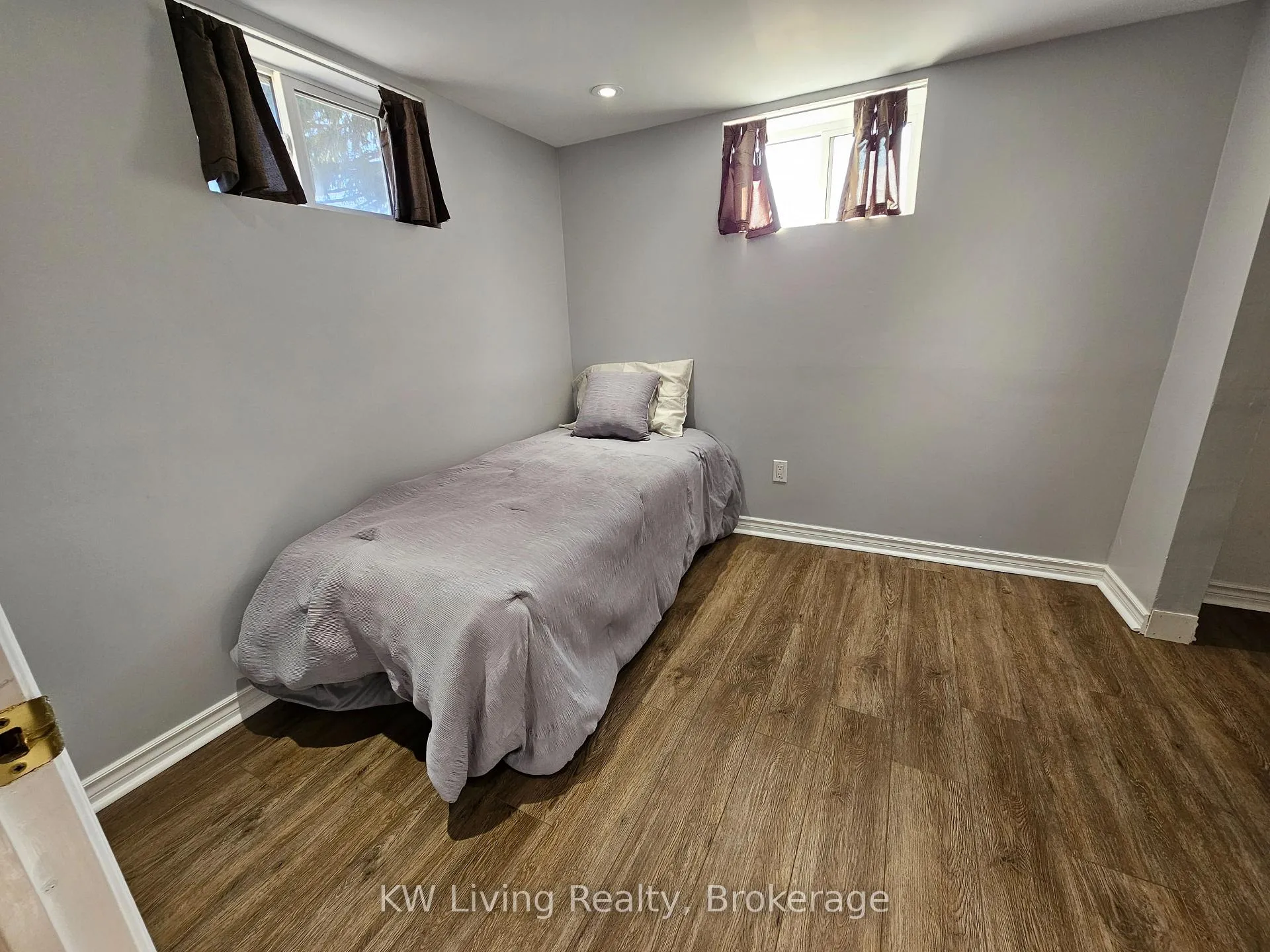 Photo 25 of 601 Perry Street, Whitby, Downtown Whitby — HOMEH