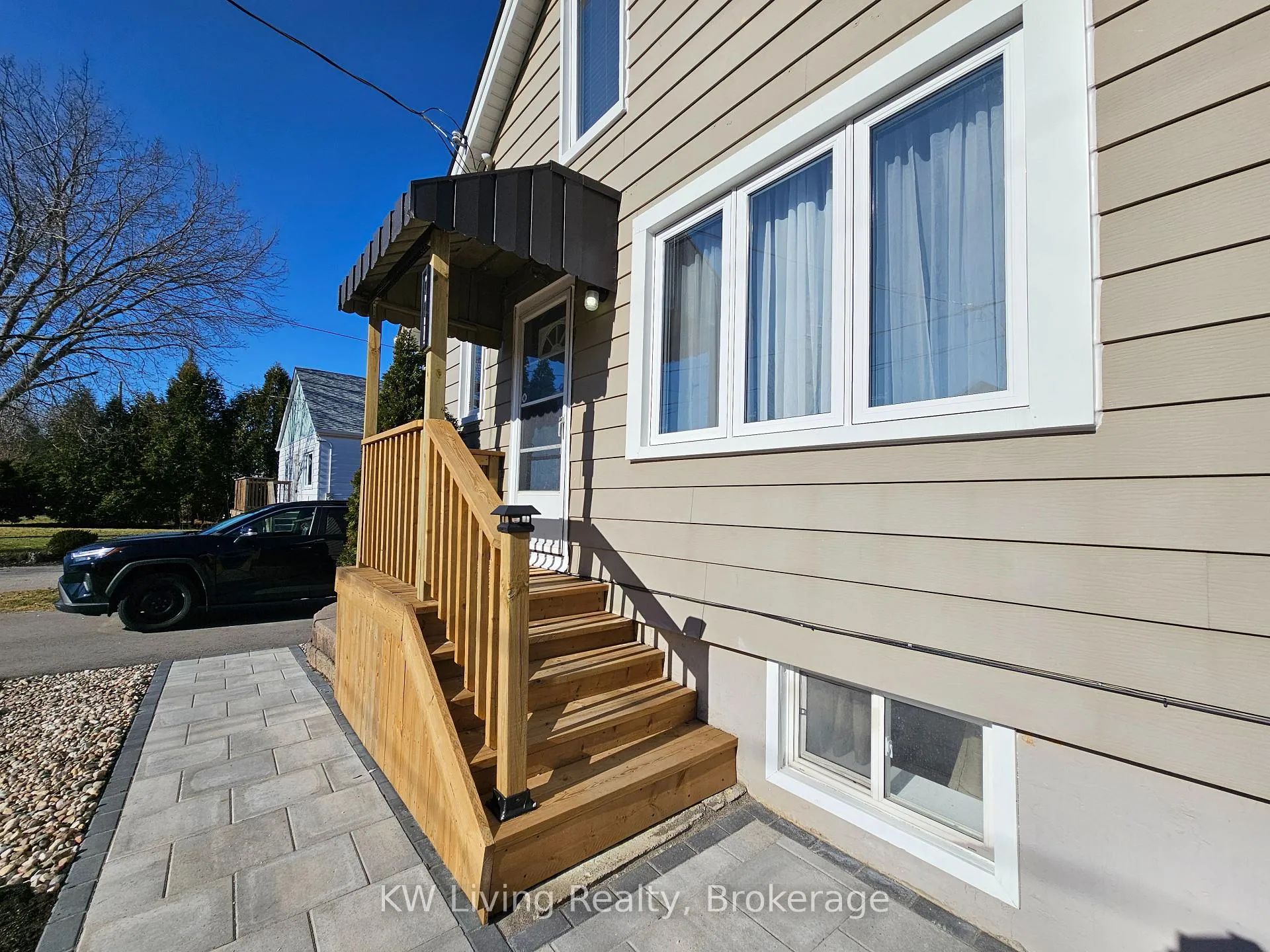 Photo 31 of 601 Perry Street, Whitby, Downtown Whitby — HOMEH