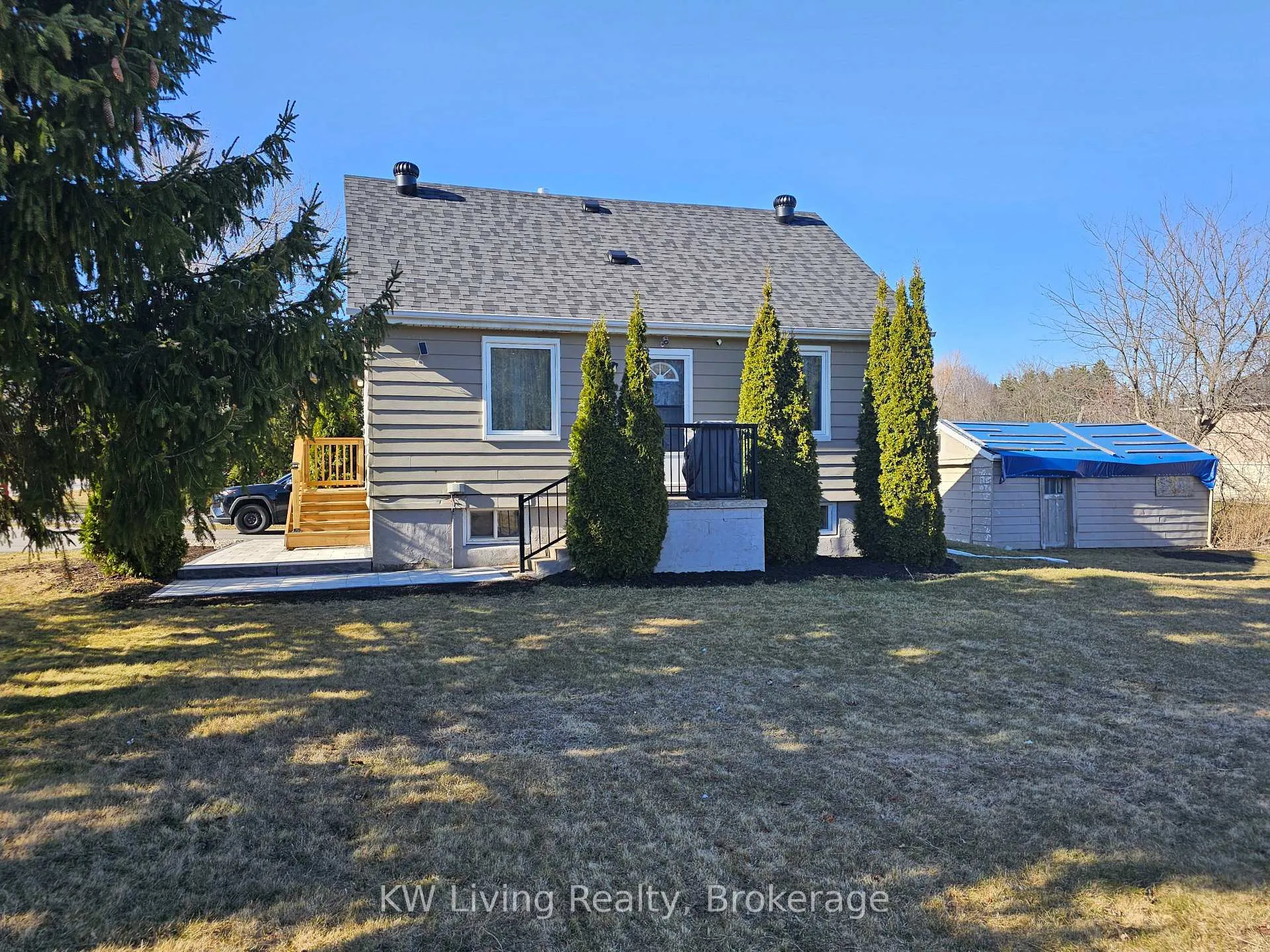 Photo 32 of 601 Perry Street, Whitby, Downtown Whitby — HOMEH