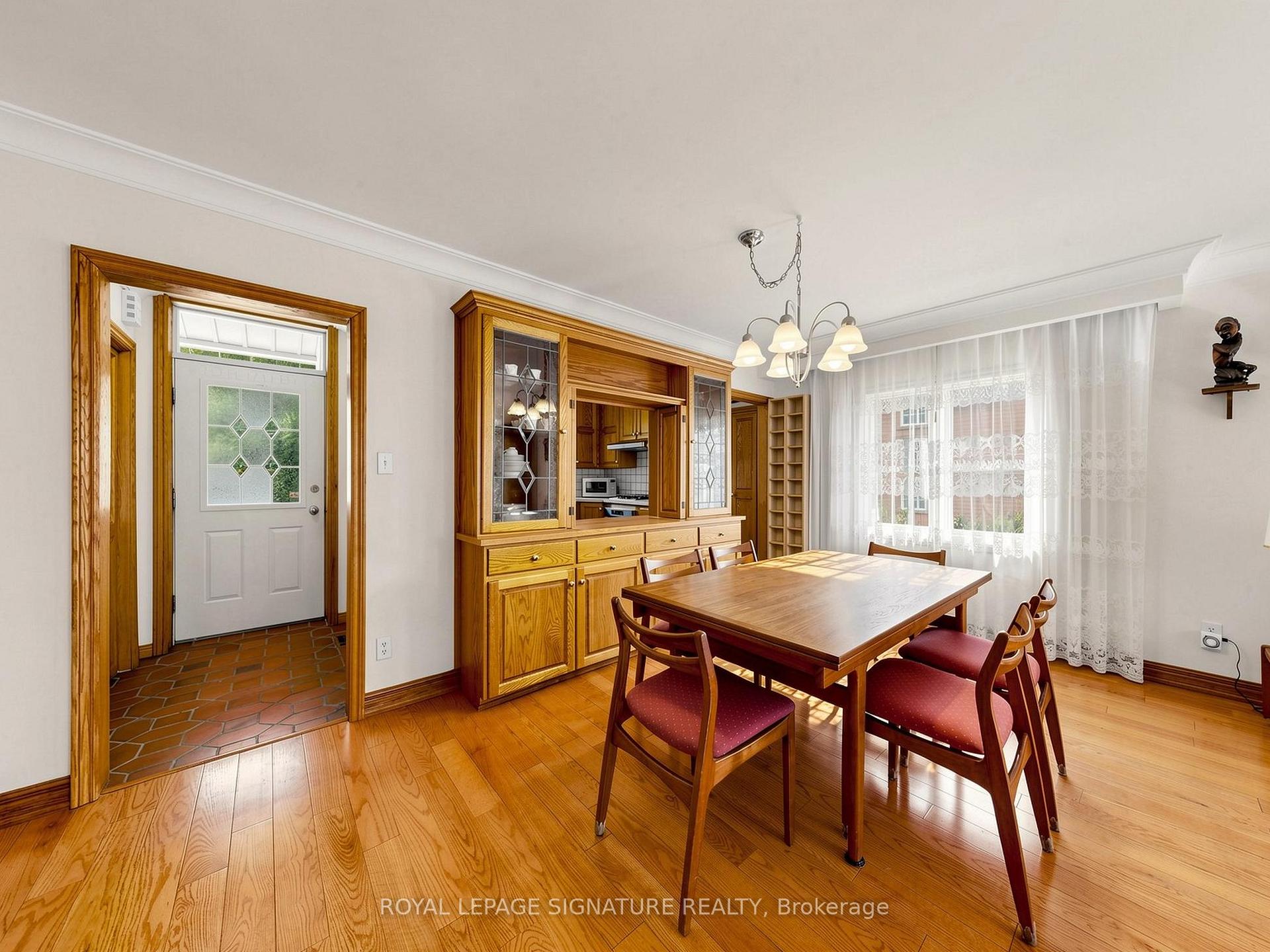 Photo 9 of 8 Ternhill Crescent, North York, Banbury-Don Mills — HOMEH