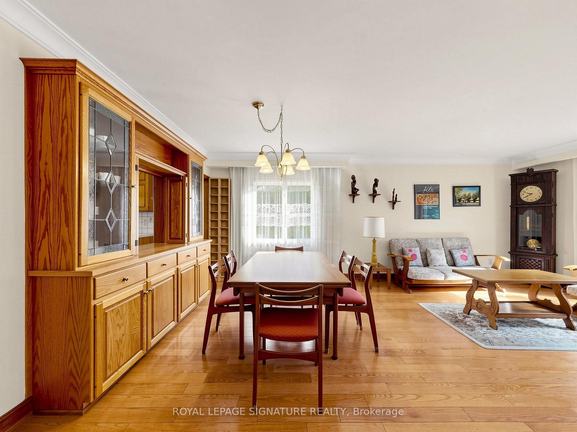 Photo 10 of 8 Ternhill Crescent, North York, Banbury-Don Mills — HOMEH