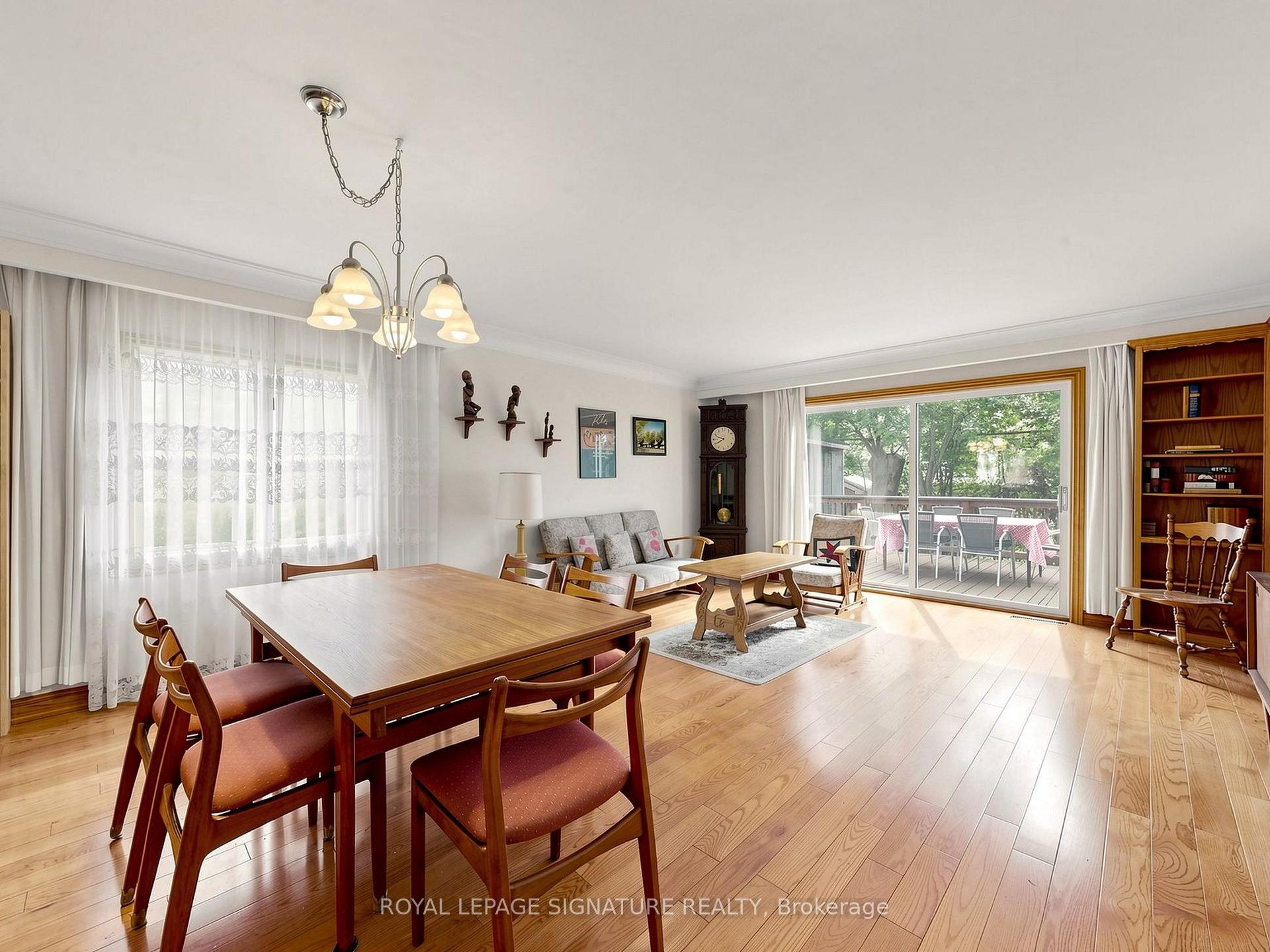 Photo 11 of 8 Ternhill Crescent, North York, Banbury-Don Mills — HOMEH