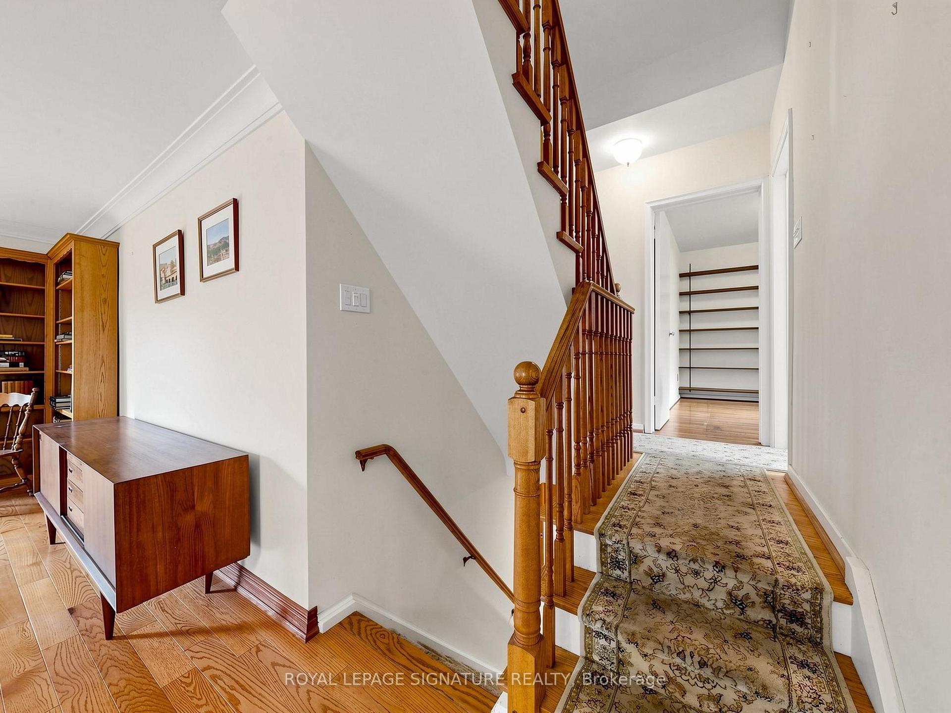 Photo 18 of 8 Ternhill Crescent, North York, Banbury-Don Mills — HOMEH