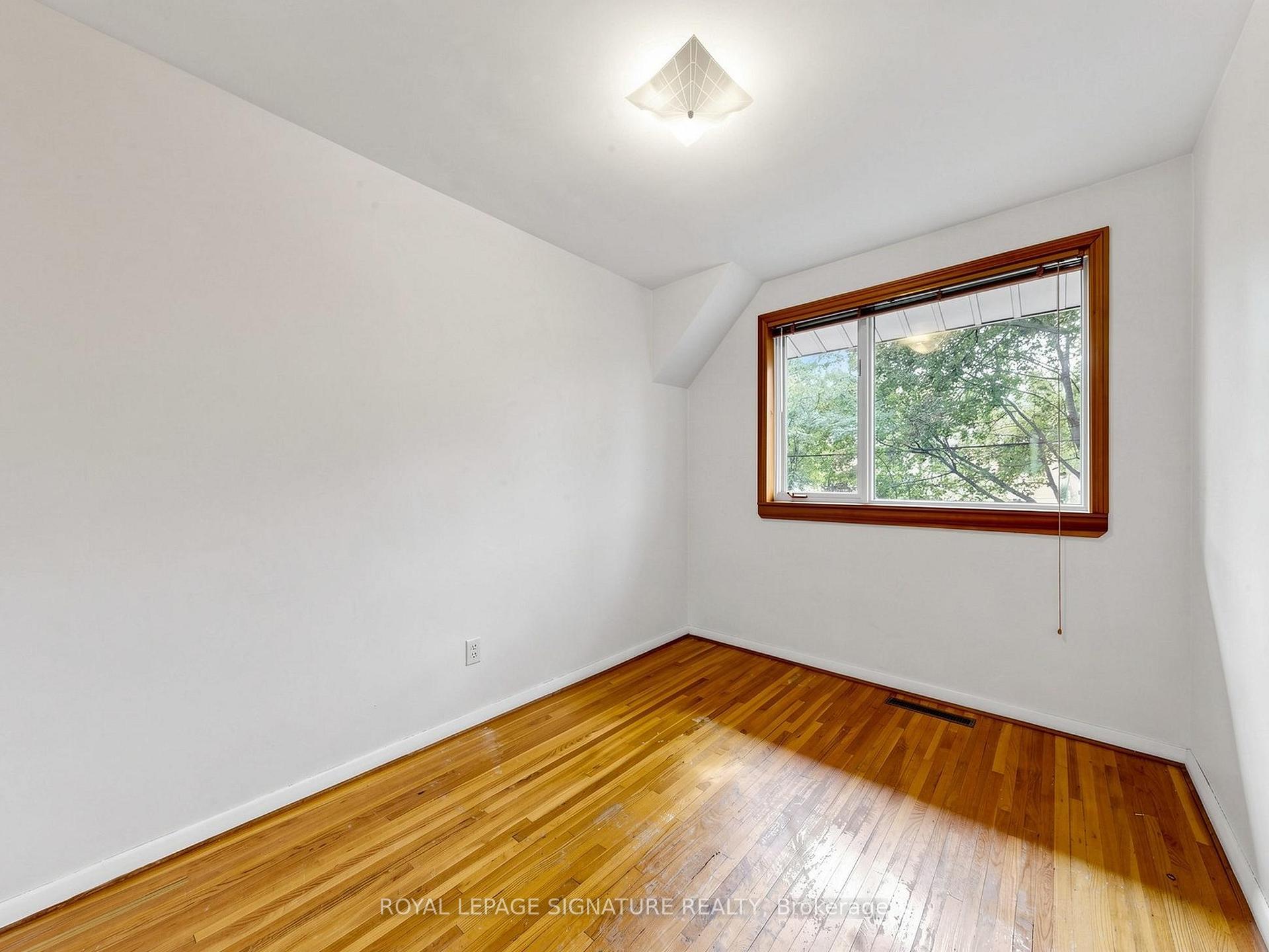 Photo 23 of 8 Ternhill Crescent, North York, Banbury-Don Mills — HOMEH
