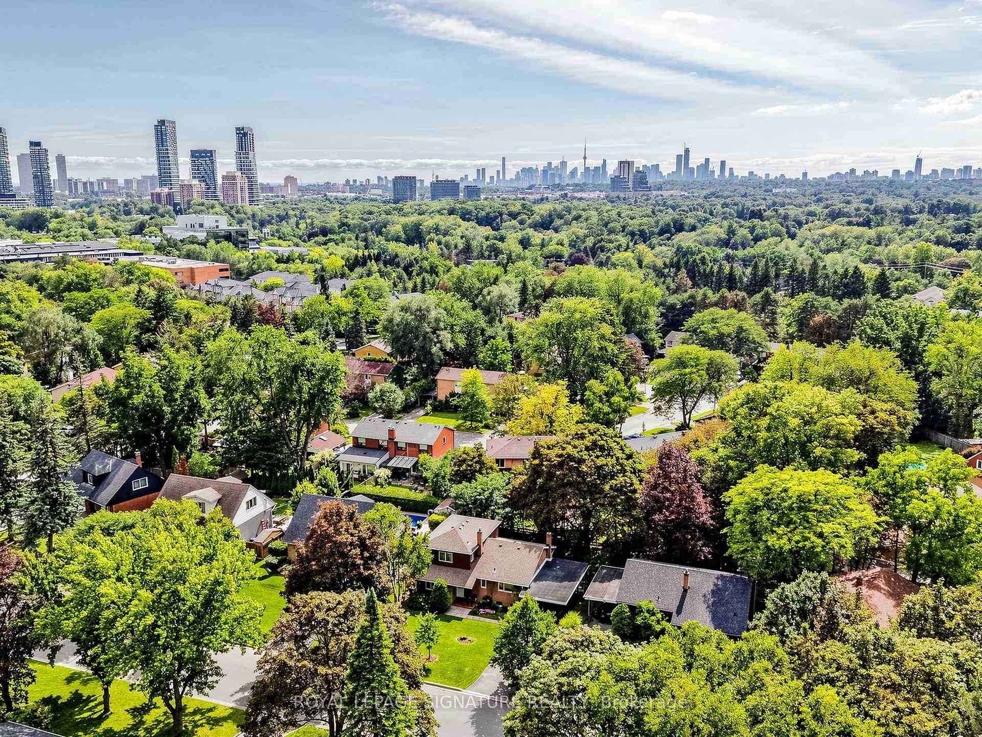 Photo 48 of 8 Ternhill Crescent, North York, Banbury-Don Mills — HOMEH