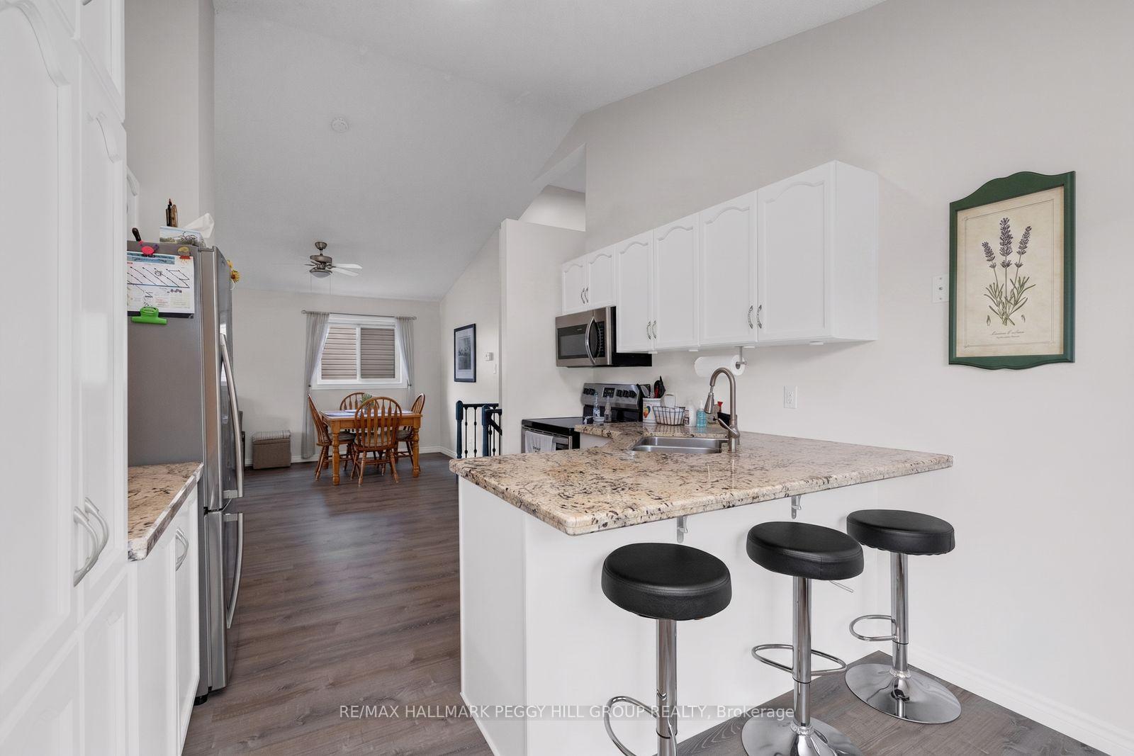 Photo 4 of 18 Draper Crescent, Barrie, Painswick North — HOMEH