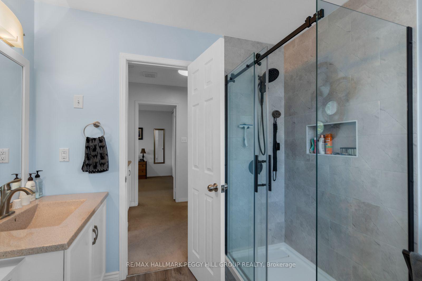 Photo 9 of 18 Draper Crescent, Barrie, Painswick North — HOMEH