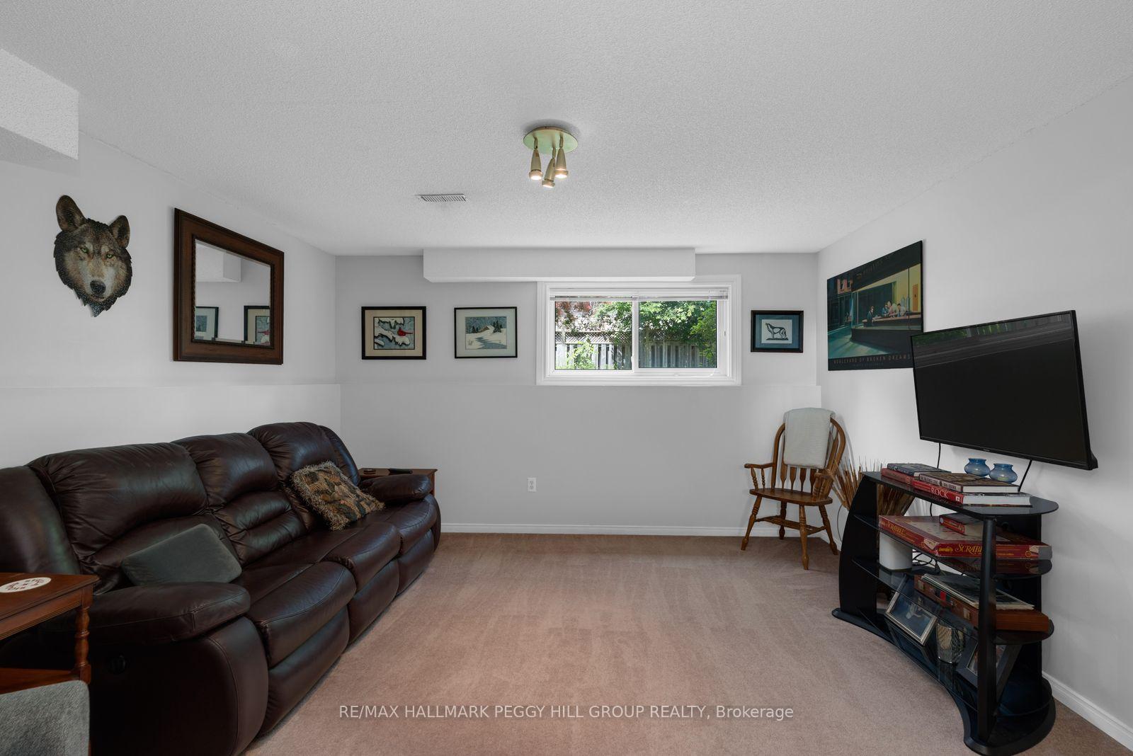 Photo 11 of 18 Draper Crescent, Barrie, Painswick North — HOMEH