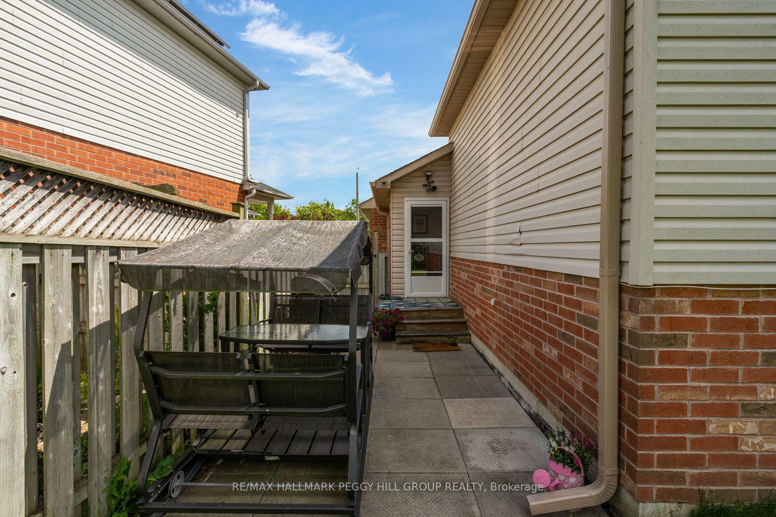 Photo 15 of 18 Draper Crescent, Barrie, Painswick North — HOMEH