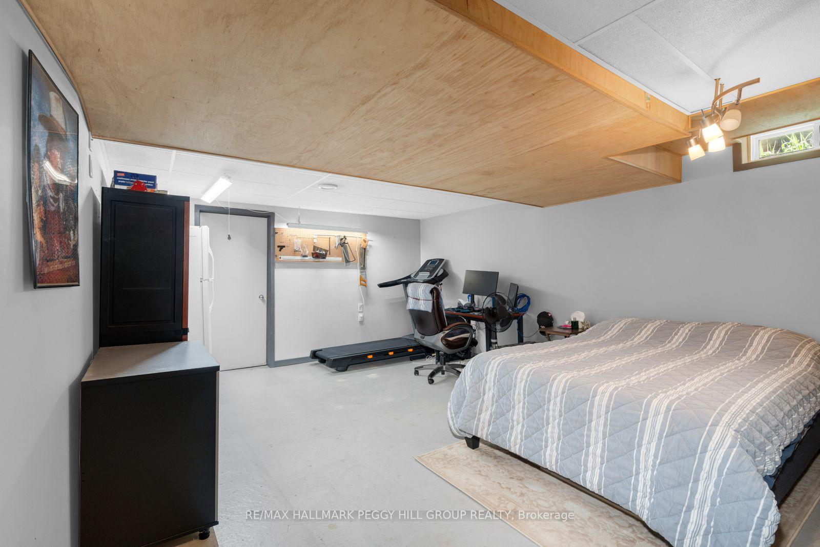 Photo 14 of 18 Draper Crescent, Barrie, Painswick North — HOMEH