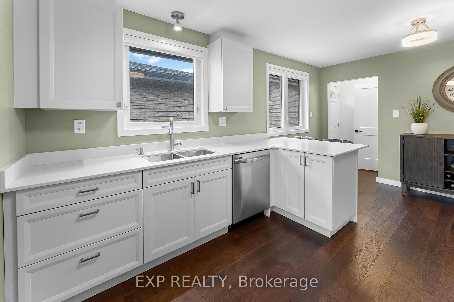 Photo 10 of 142 Marcella Crescent, Hamilton, Gershome — HOMEH