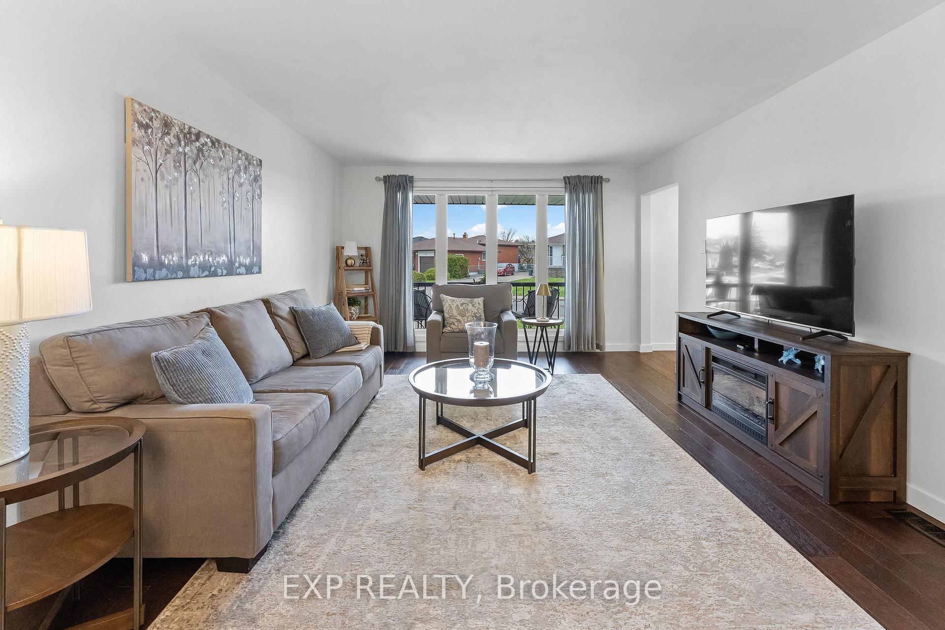 Photo 13 of 142 Marcella Crescent, Hamilton, Gershome — HOMEH