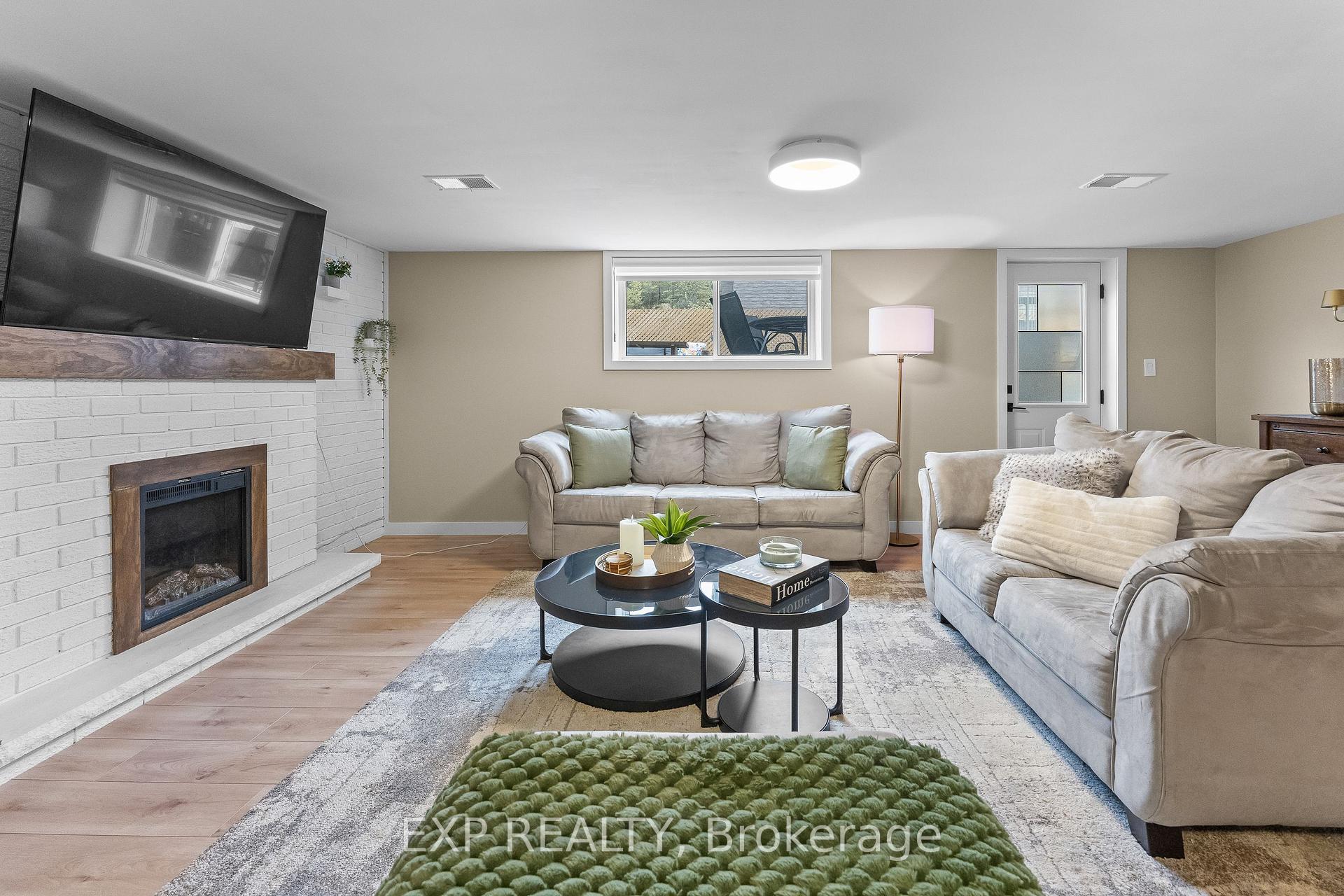 Photo 32 of 142 Marcella Crescent, Hamilton, Gershome — HOMEH