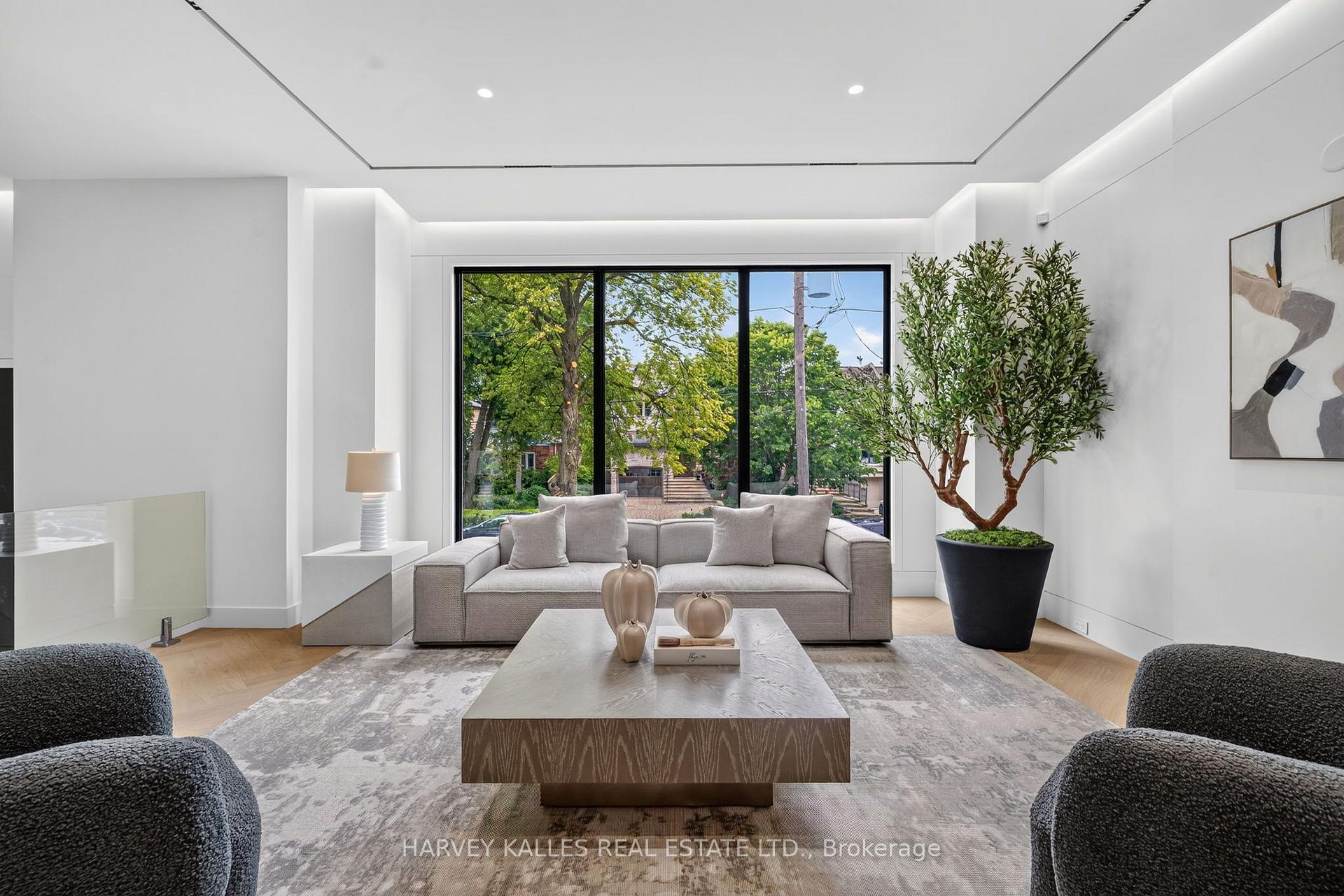 Photo 3 of 451 Cranbrooke Avenue, Toronto, Bedford Park-Nortown — HOMEH