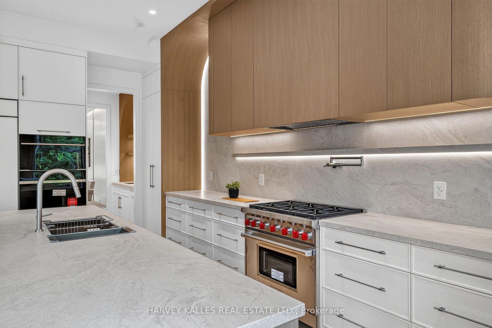 Photo 9 of 451 Cranbrooke Avenue, Toronto, Bedford Park-Nortown — HOMEH