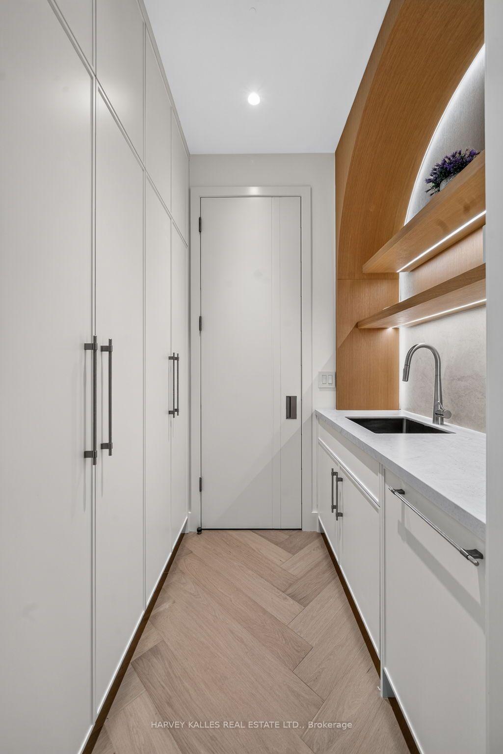 Photo 10 of 451 Cranbrooke Avenue, Toronto, Bedford Park-Nortown — HOMEH