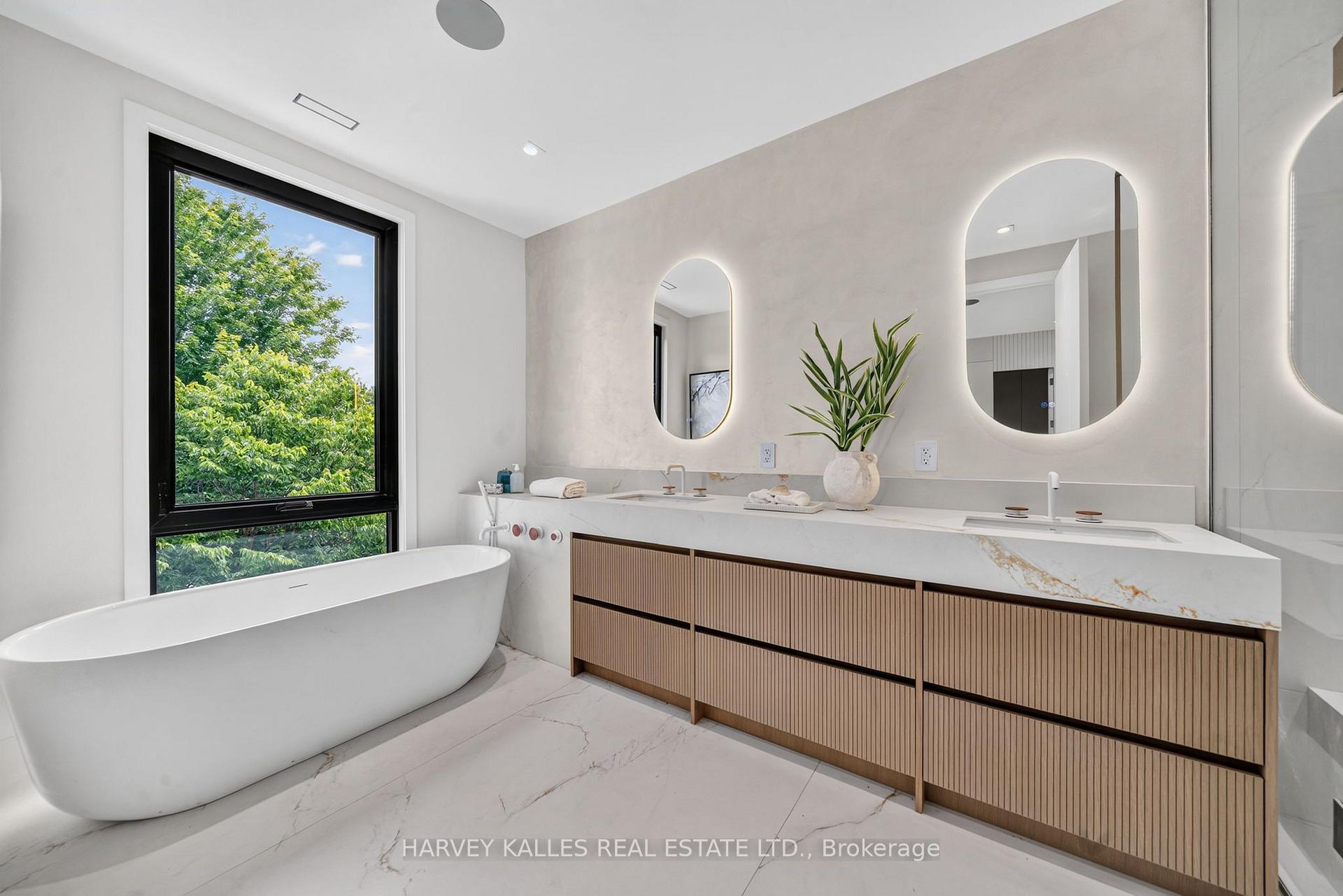 Photo 17 of 451 Cranbrooke Avenue, Toronto, Bedford Park-Nortown — HOMEH