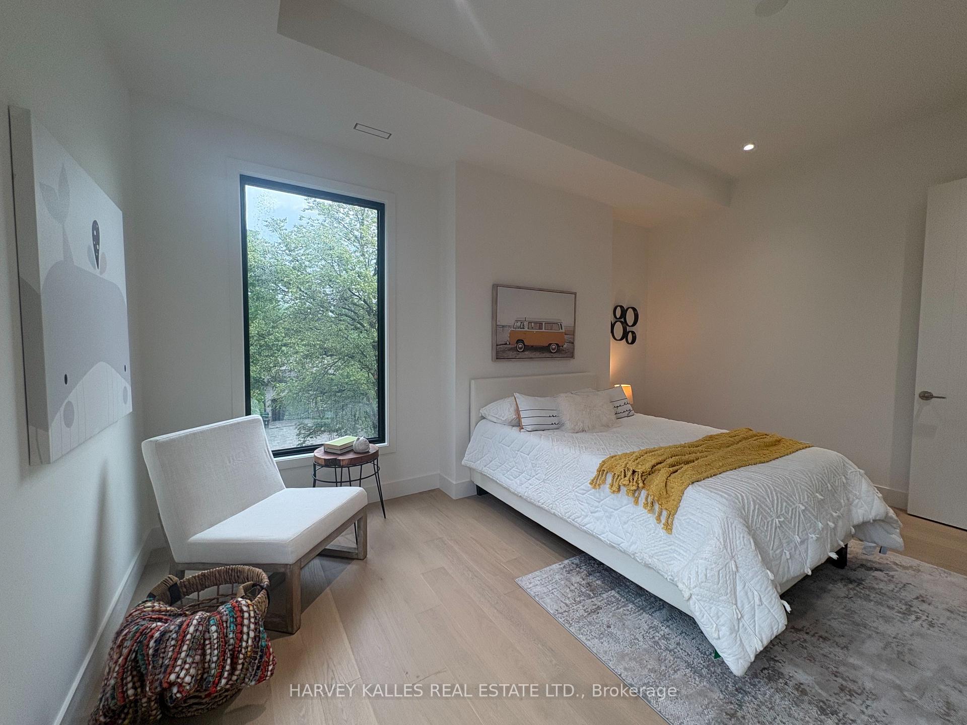 Photo 20 of 451 Cranbrooke Avenue, Toronto, Bedford Park-Nortown — HOMEH