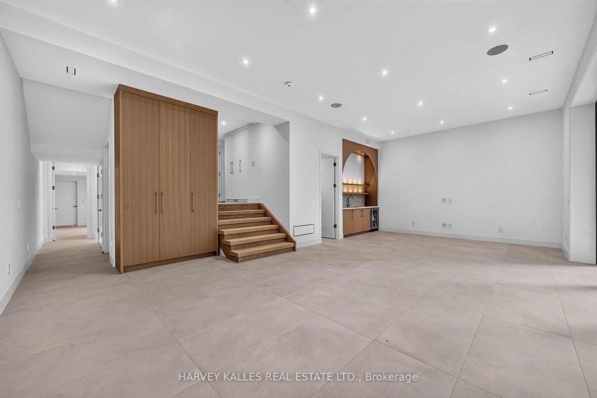 Photo 23 of 451 Cranbrooke Avenue, Toronto, Bedford Park-Nortown — HOMEH