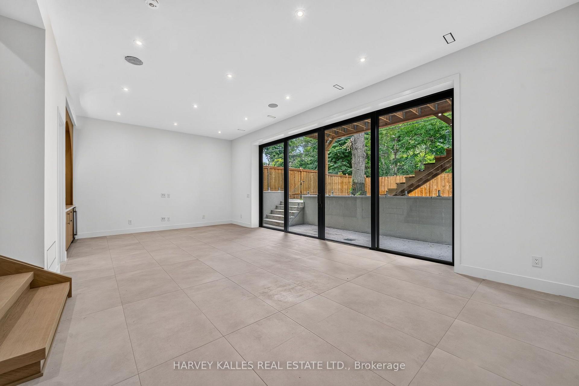 Photo 24 of 451 Cranbrooke Avenue, Toronto, Bedford Park-Nortown — HOMEH