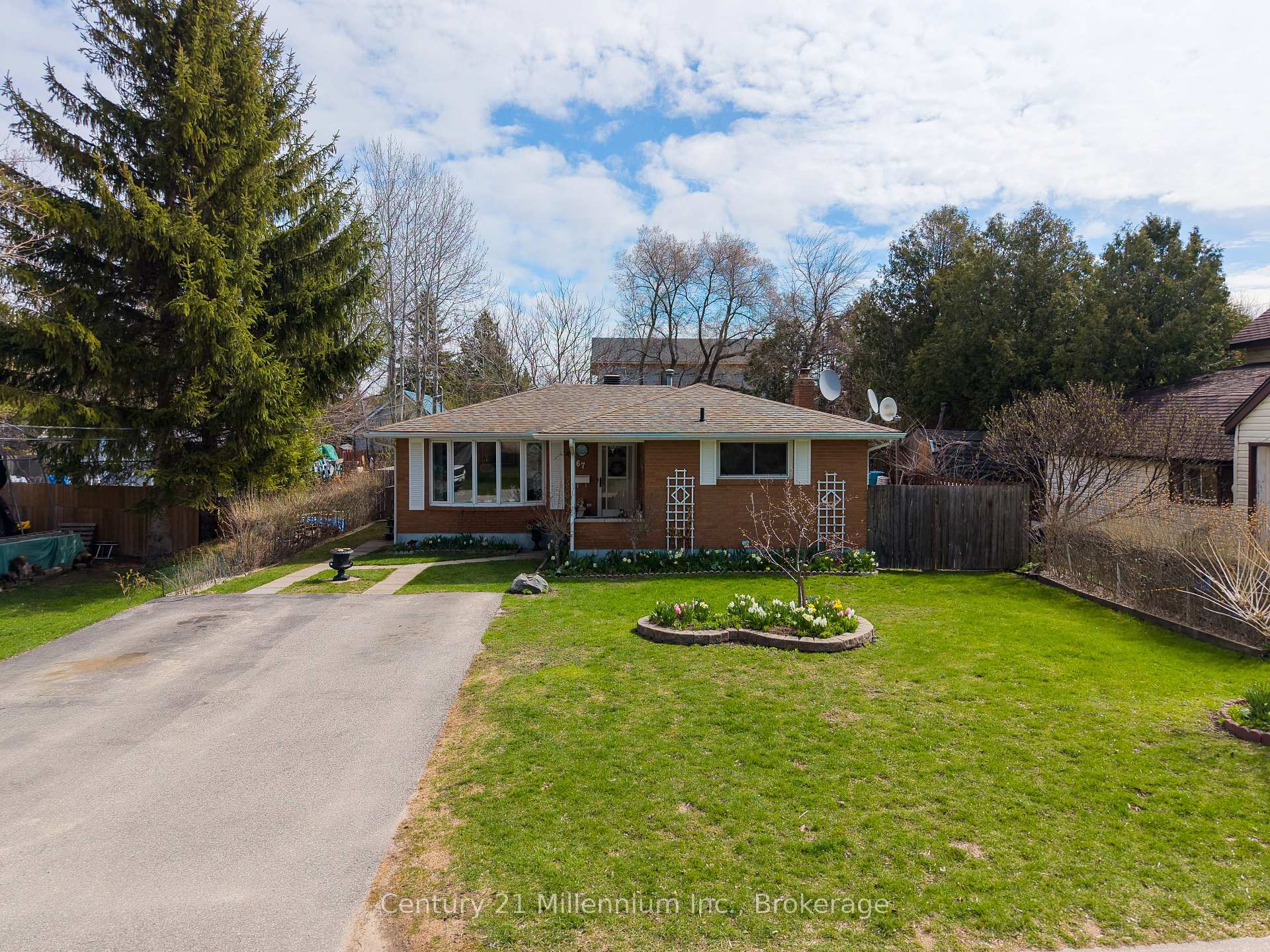 Photo 1 of 67 East Street E, Collingwood — HOMEH