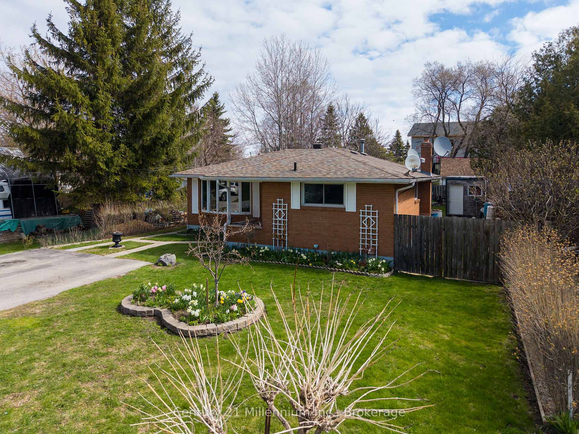 Photo 2 of 67 East Street E, Collingwood — HOMEH