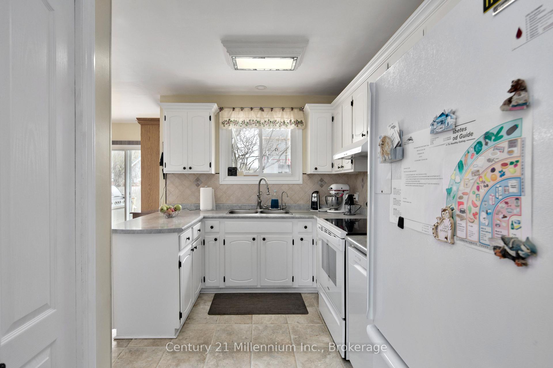 Photo 9 of 67 East Street E, Collingwood — HOMEH