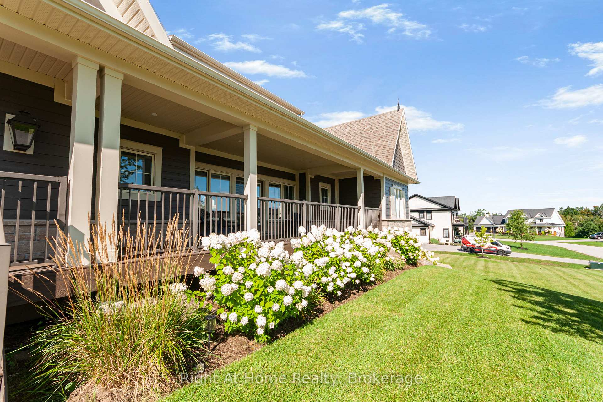 Photo 2 of 16 Gelderland Crescent, Oro-Medonte, Rural Oro-Medonte — HOMEH