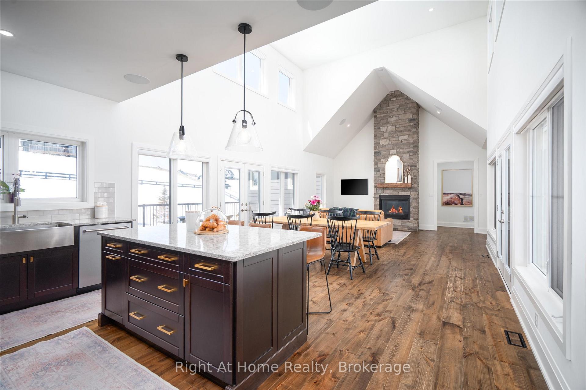 Photo 6 of 16 Gelderland Crescent, Oro-Medonte, Rural Oro-Medonte — HOMEH