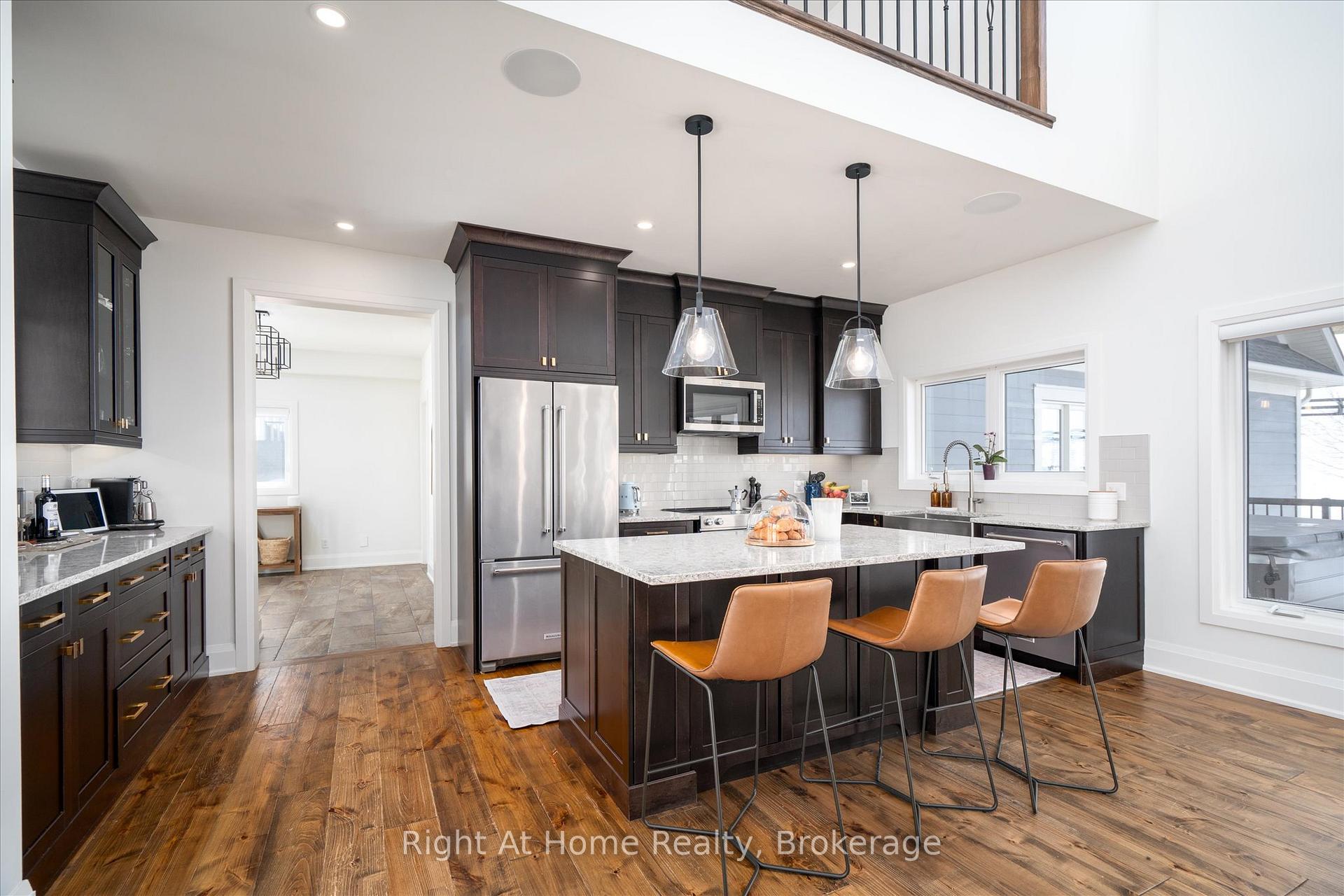 Photo 7 of 16 Gelderland Crescent, Oro-Medonte, Rural Oro-Medonte — HOMEH