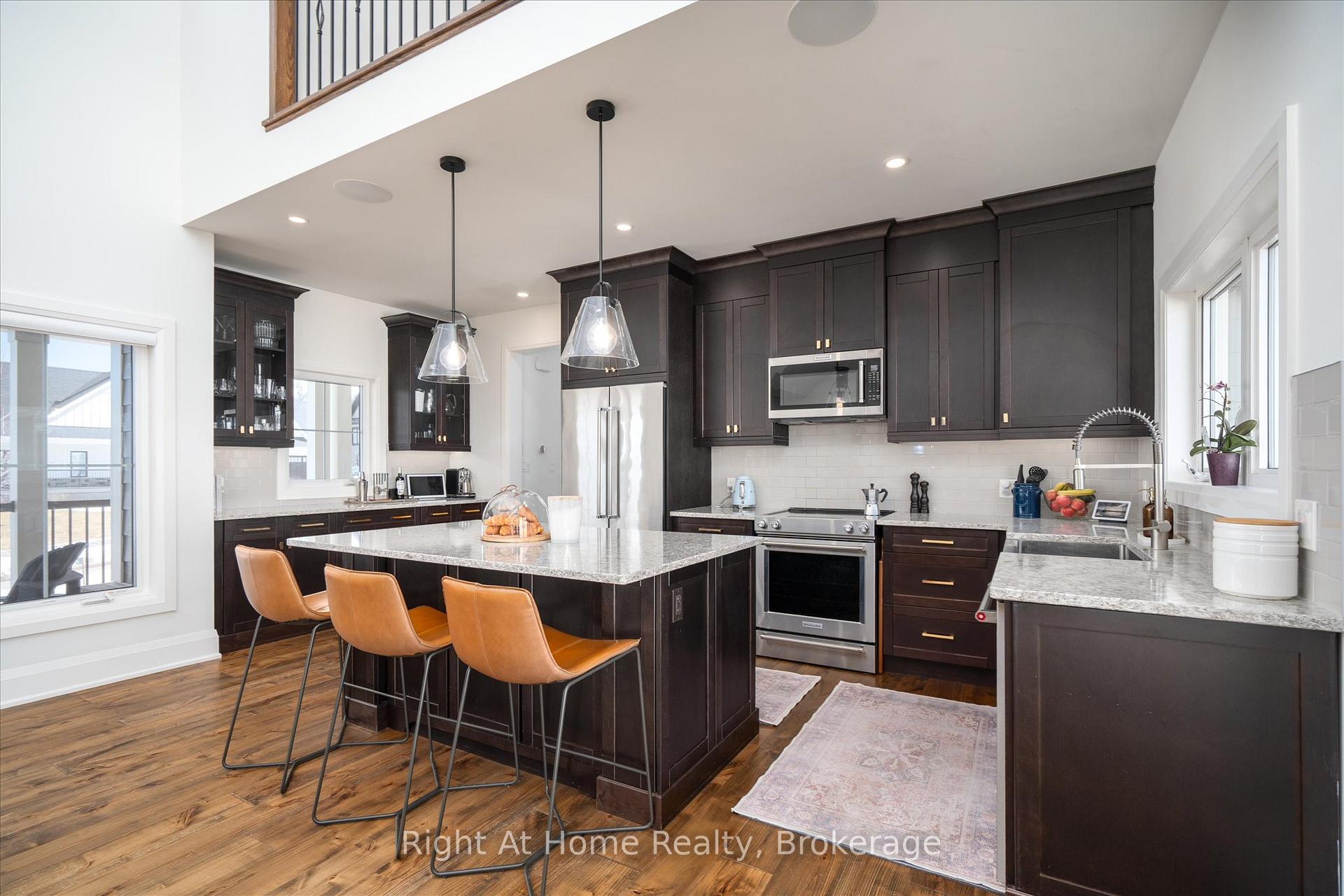 Photo 8 of 16 Gelderland Crescent, Oro-Medonte, Rural Oro-Medonte — HOMEH