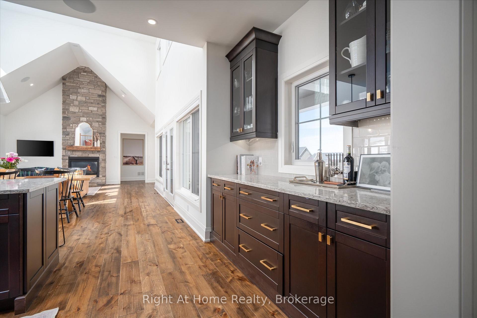 Photo 10 of 16 Gelderland Crescent, Oro-Medonte, Rural Oro-Medonte — HOMEH