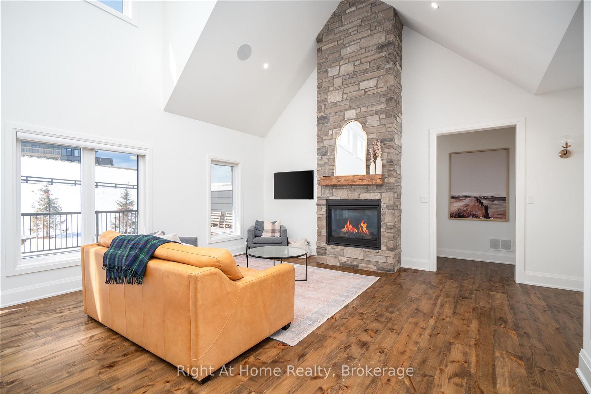 Photo 12 of 16 Gelderland Crescent, Oro-Medonte, Rural Oro-Medonte — HOMEH